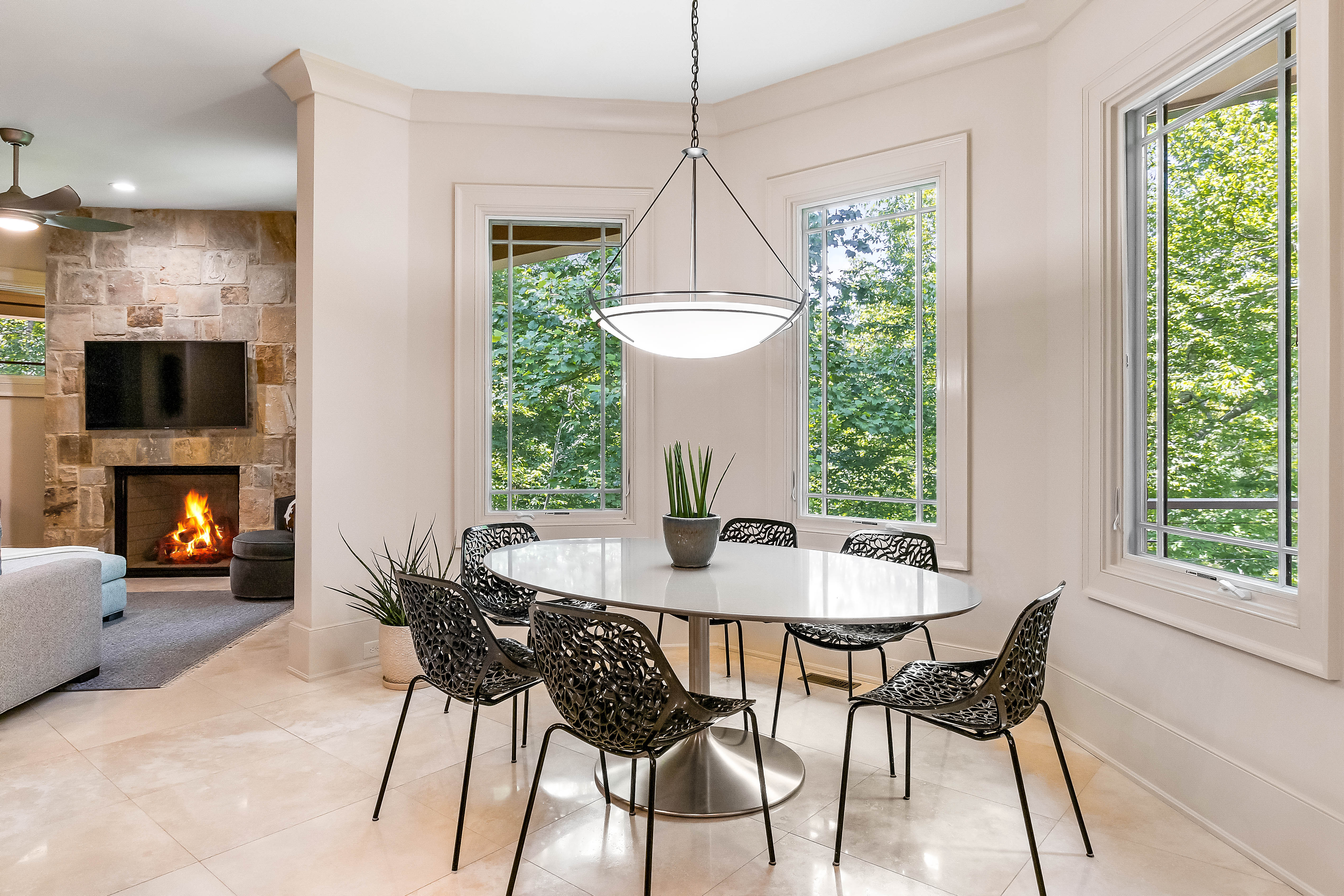 933 Altamira Lane
