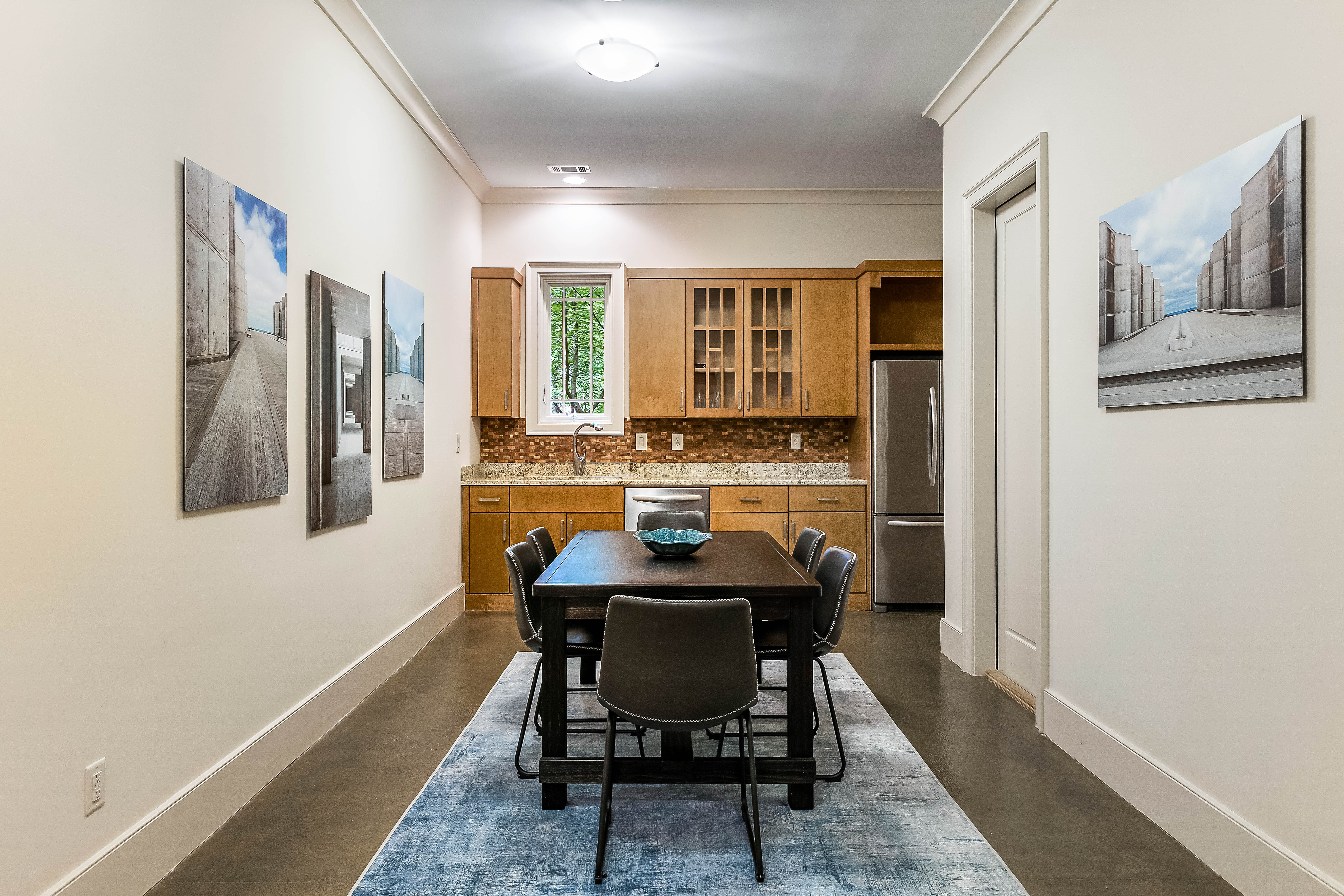 933 Altamira Lane