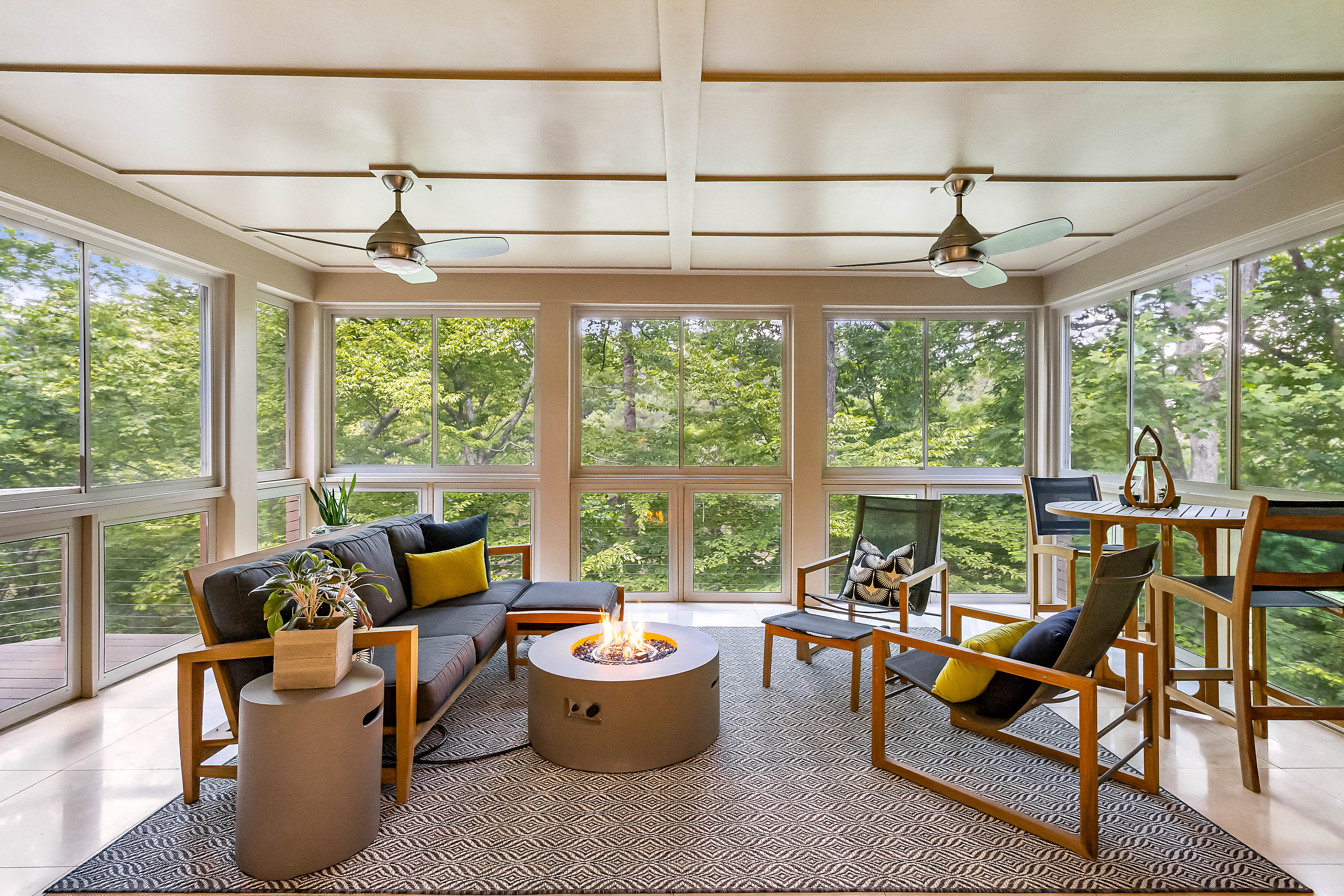 933 Altamira Lane
