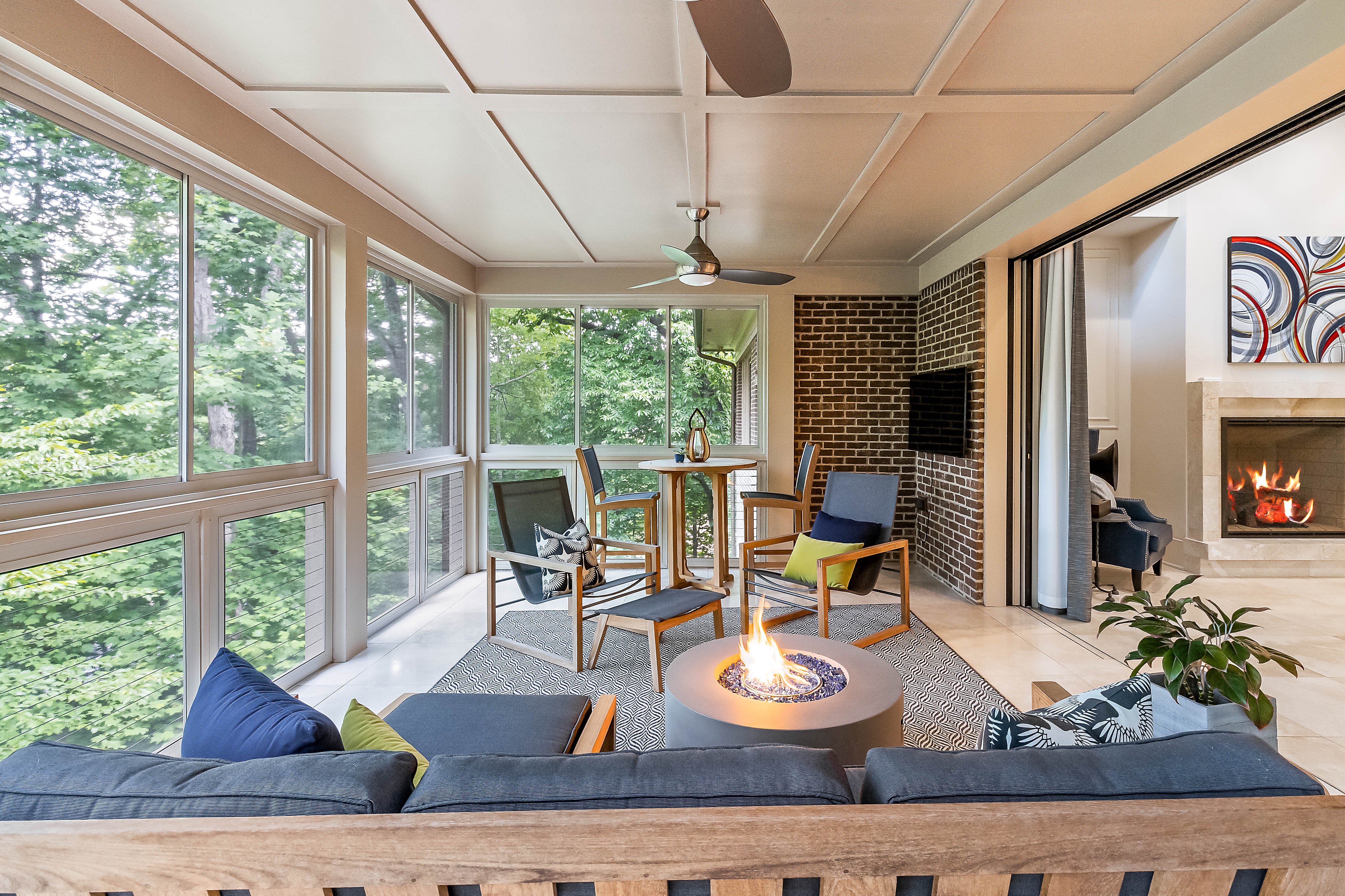933 Altamira Lane