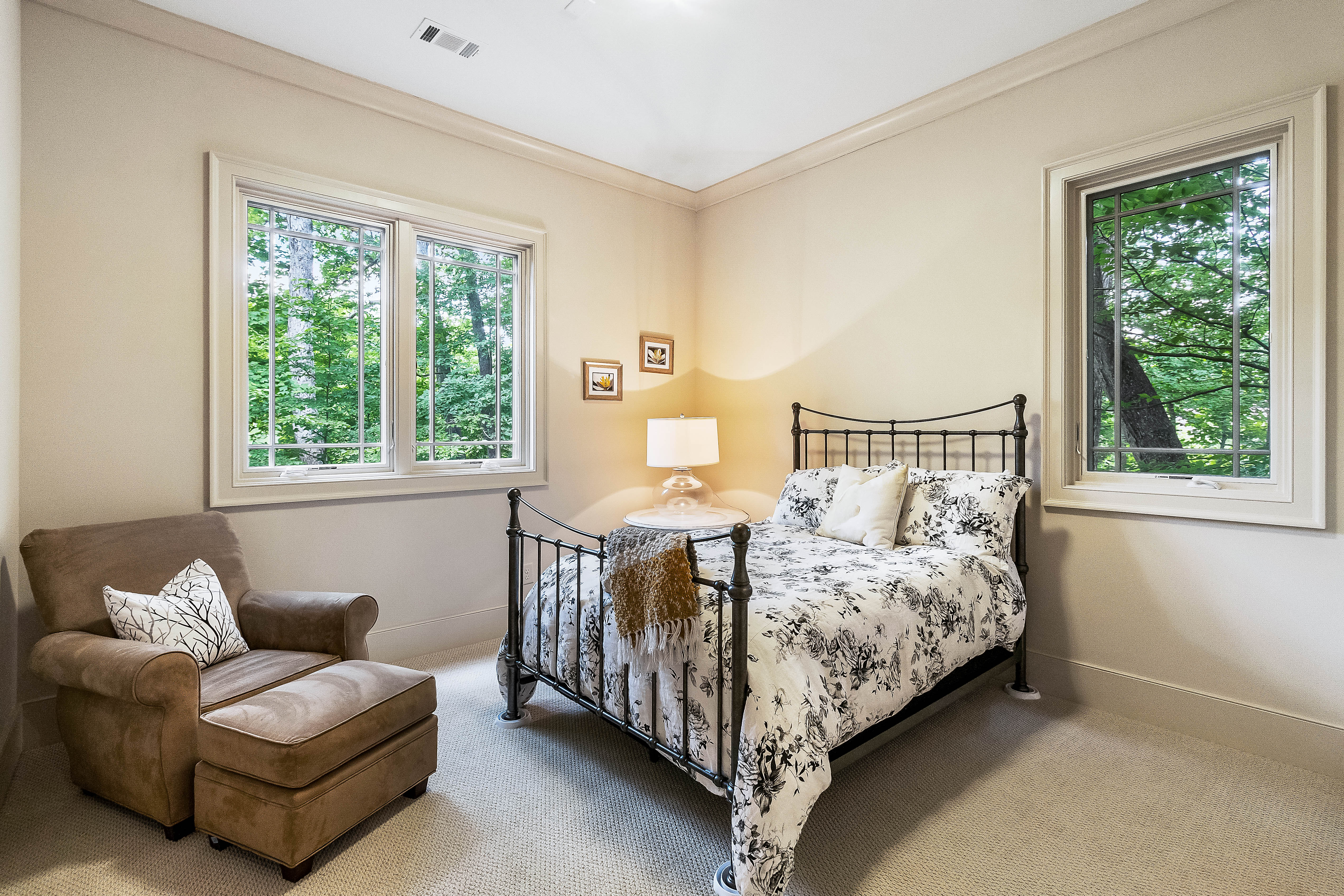 933 Altamira Lane