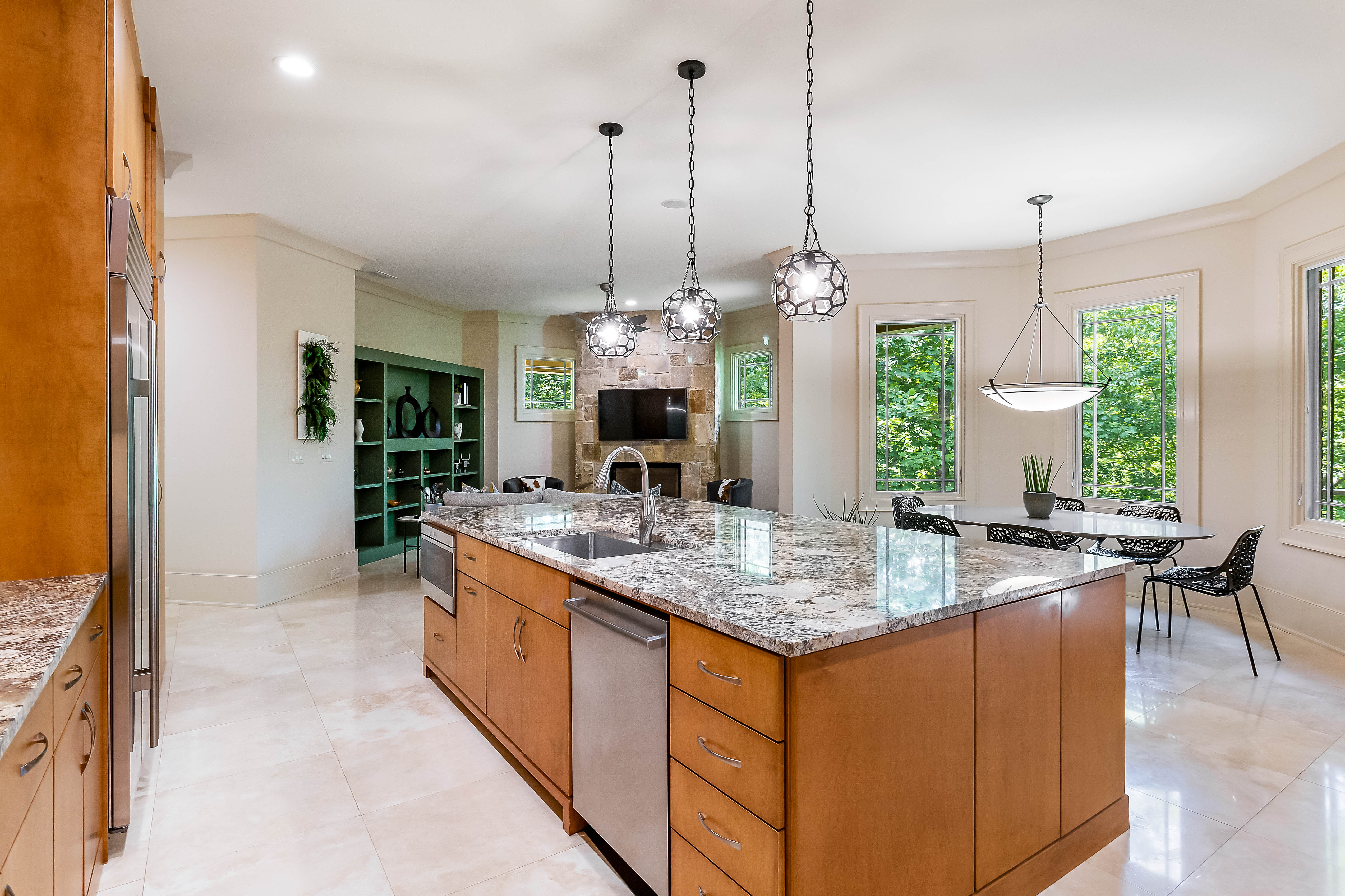 933 Altamira Lane