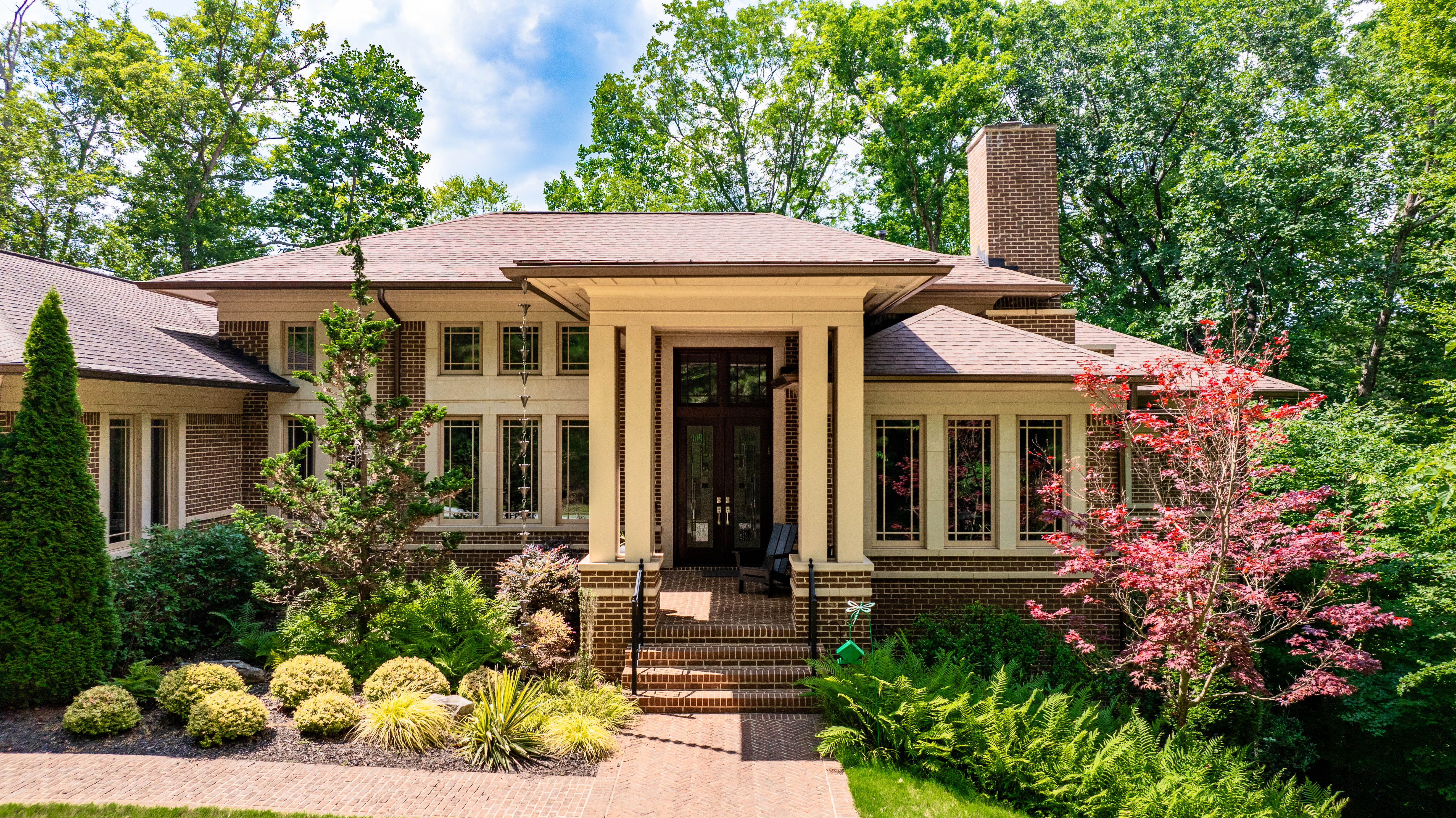 933 Altamira Lane