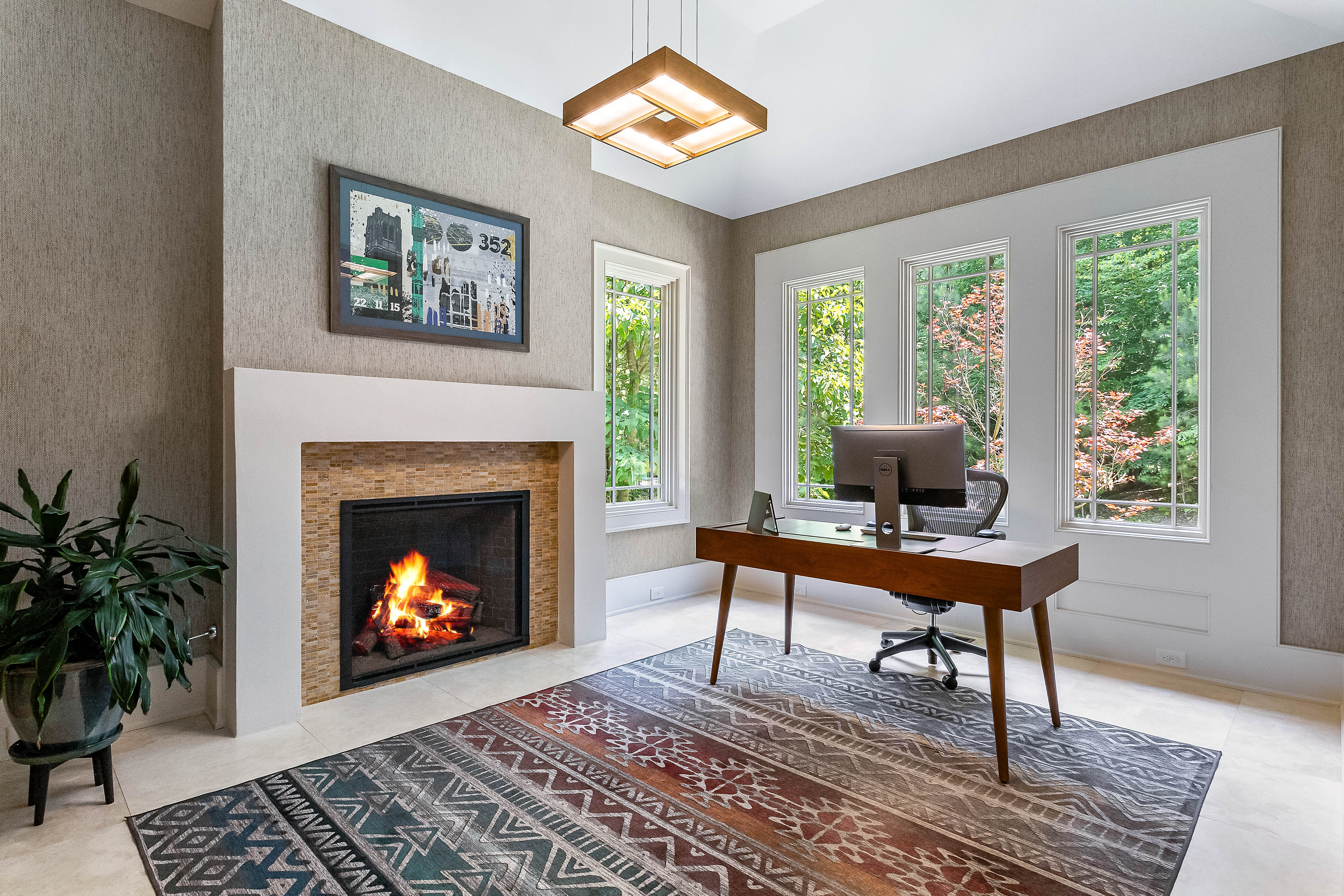 933 Altamira Lane