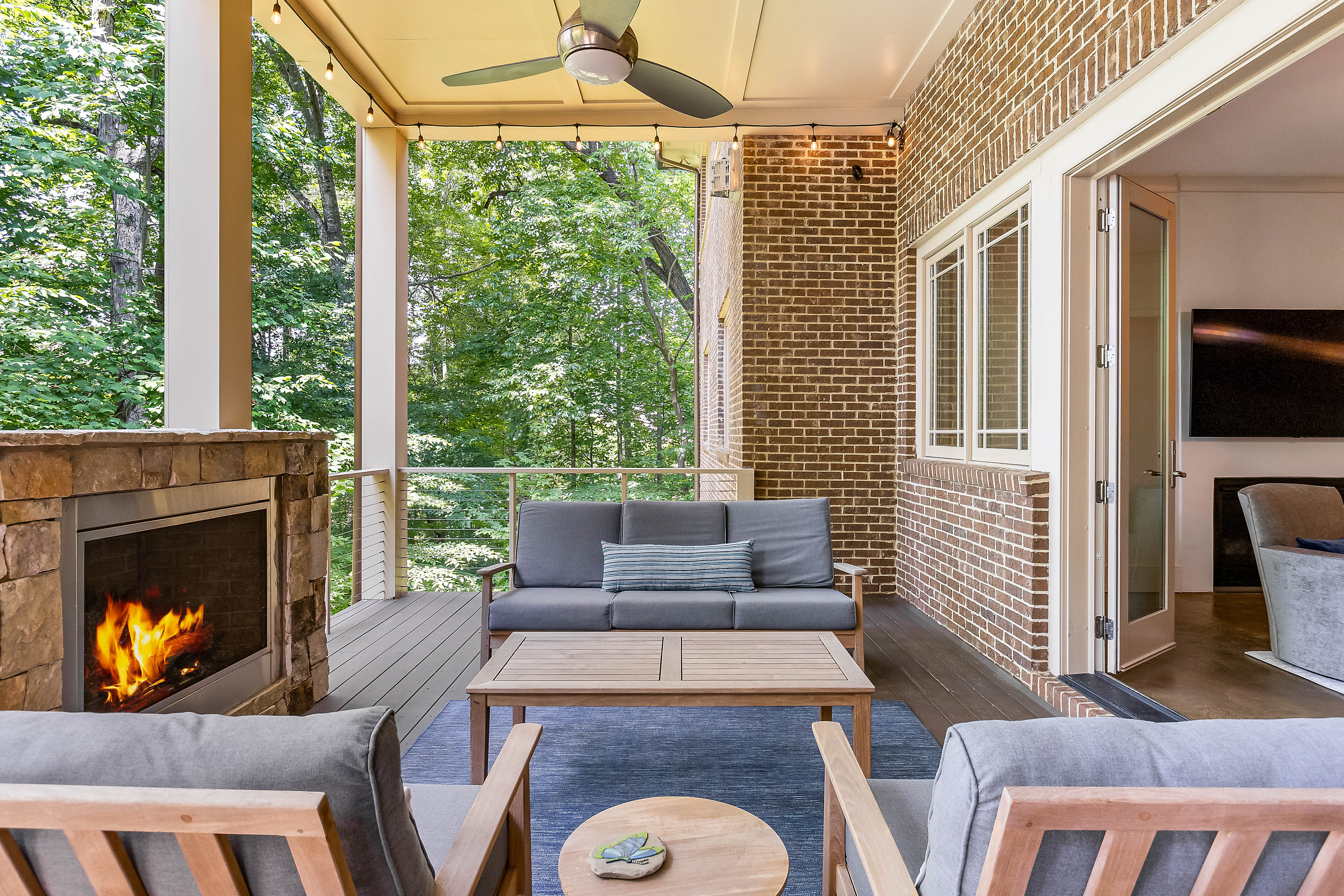 933 Altamira Lane