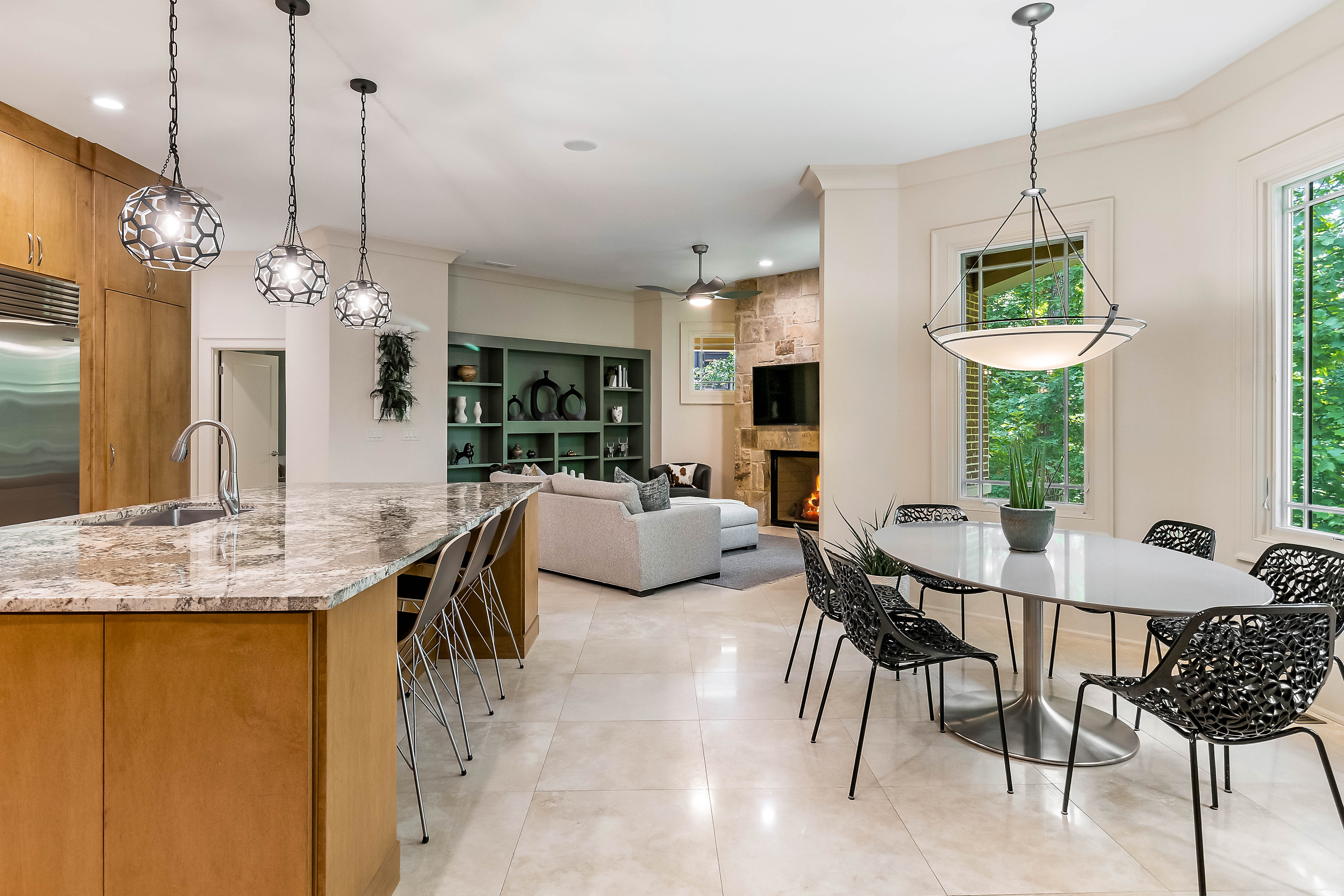 933 Altamira Lane