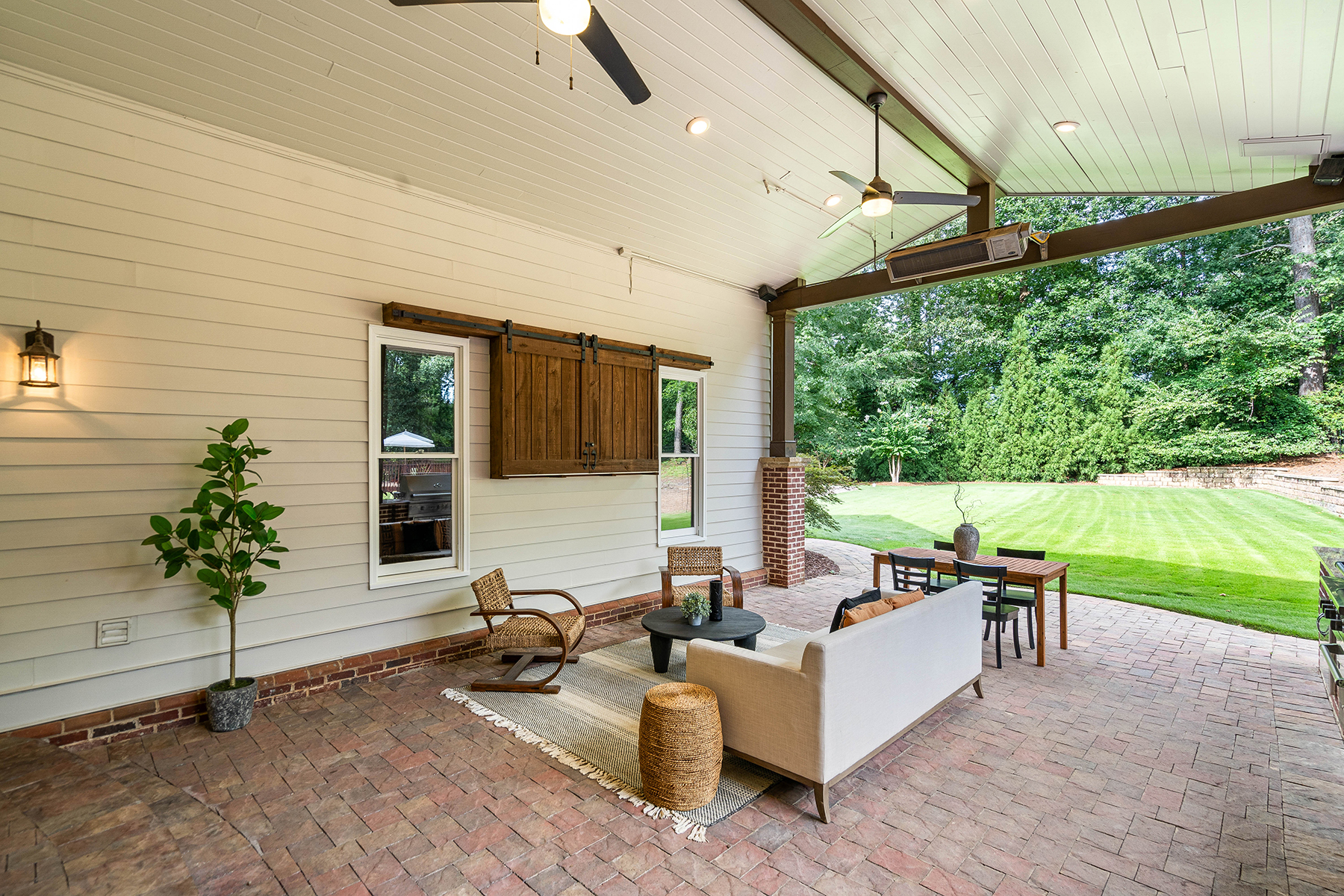 146 Robin Road SE