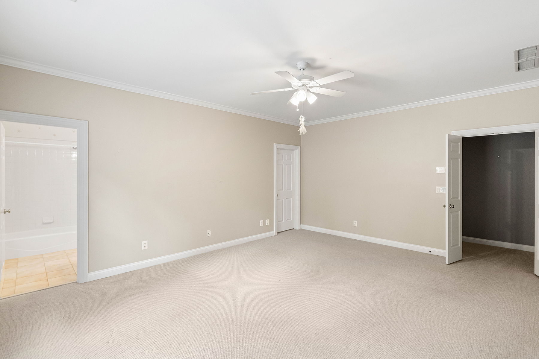 146 Robin Road SE