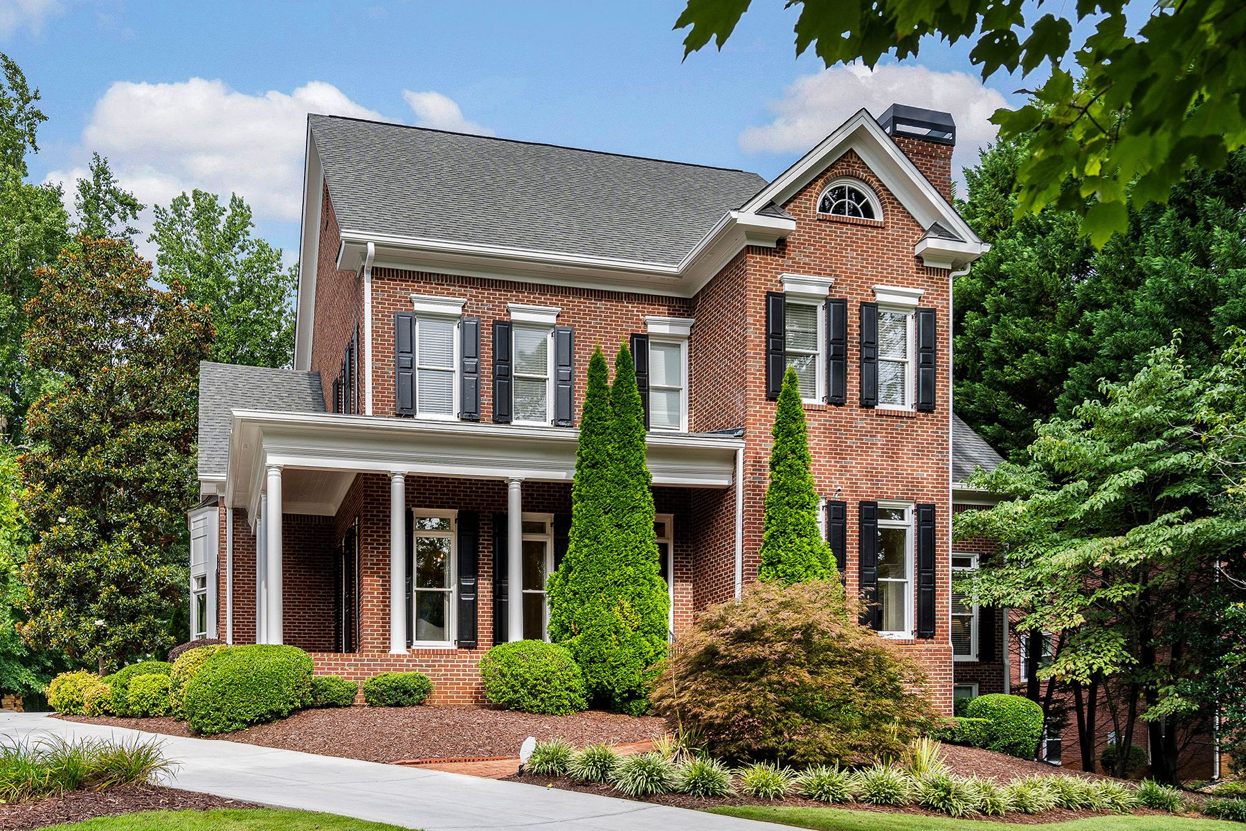 146 Robin Road SE