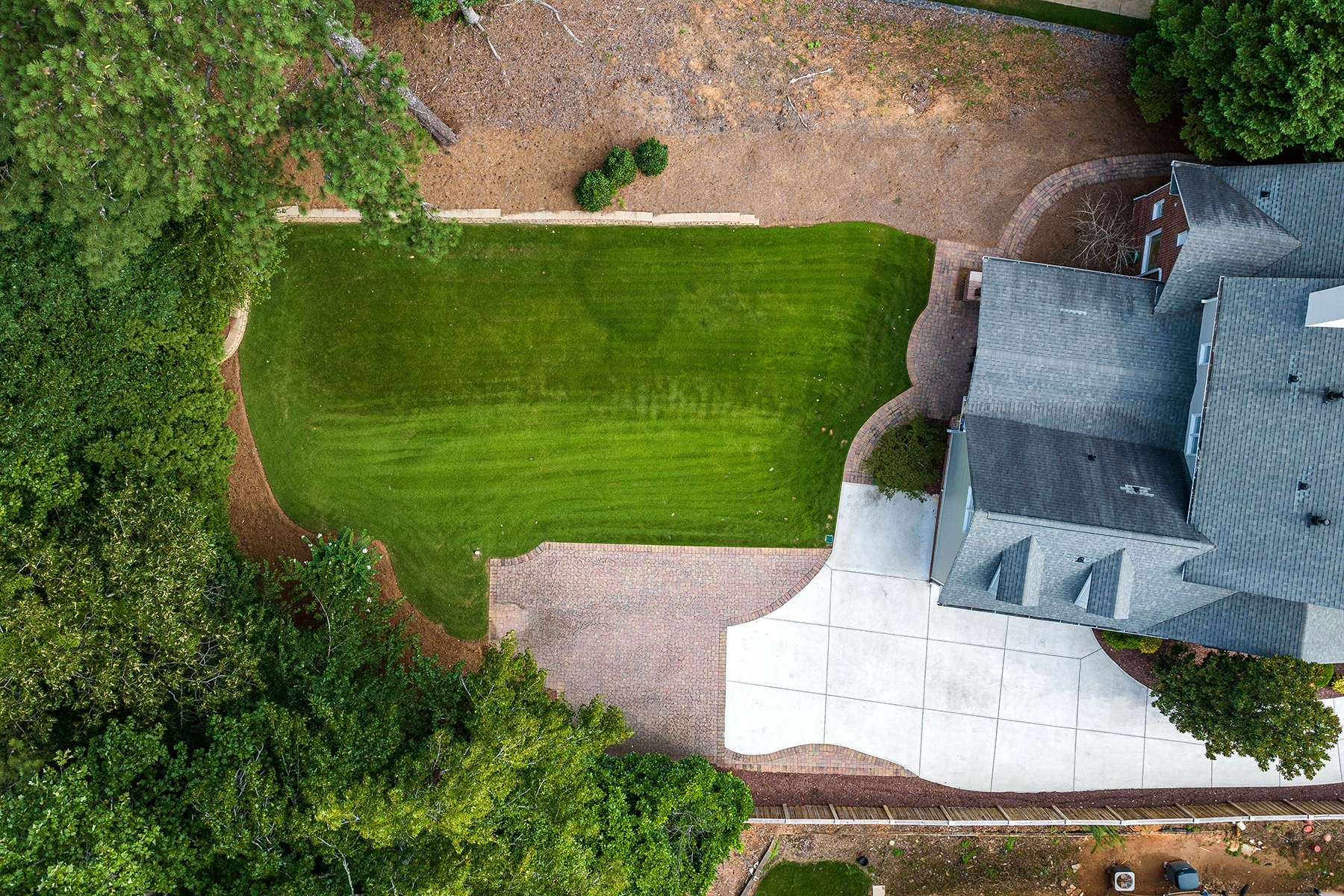 146 Robin Road SE