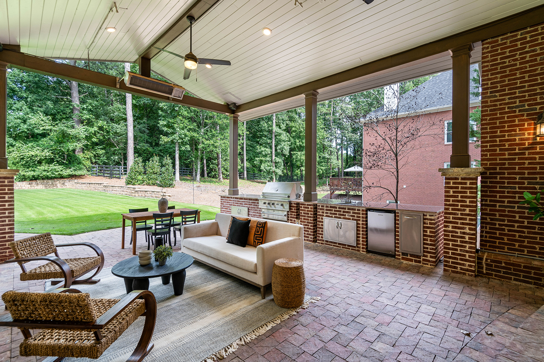 146 Robin Road SE