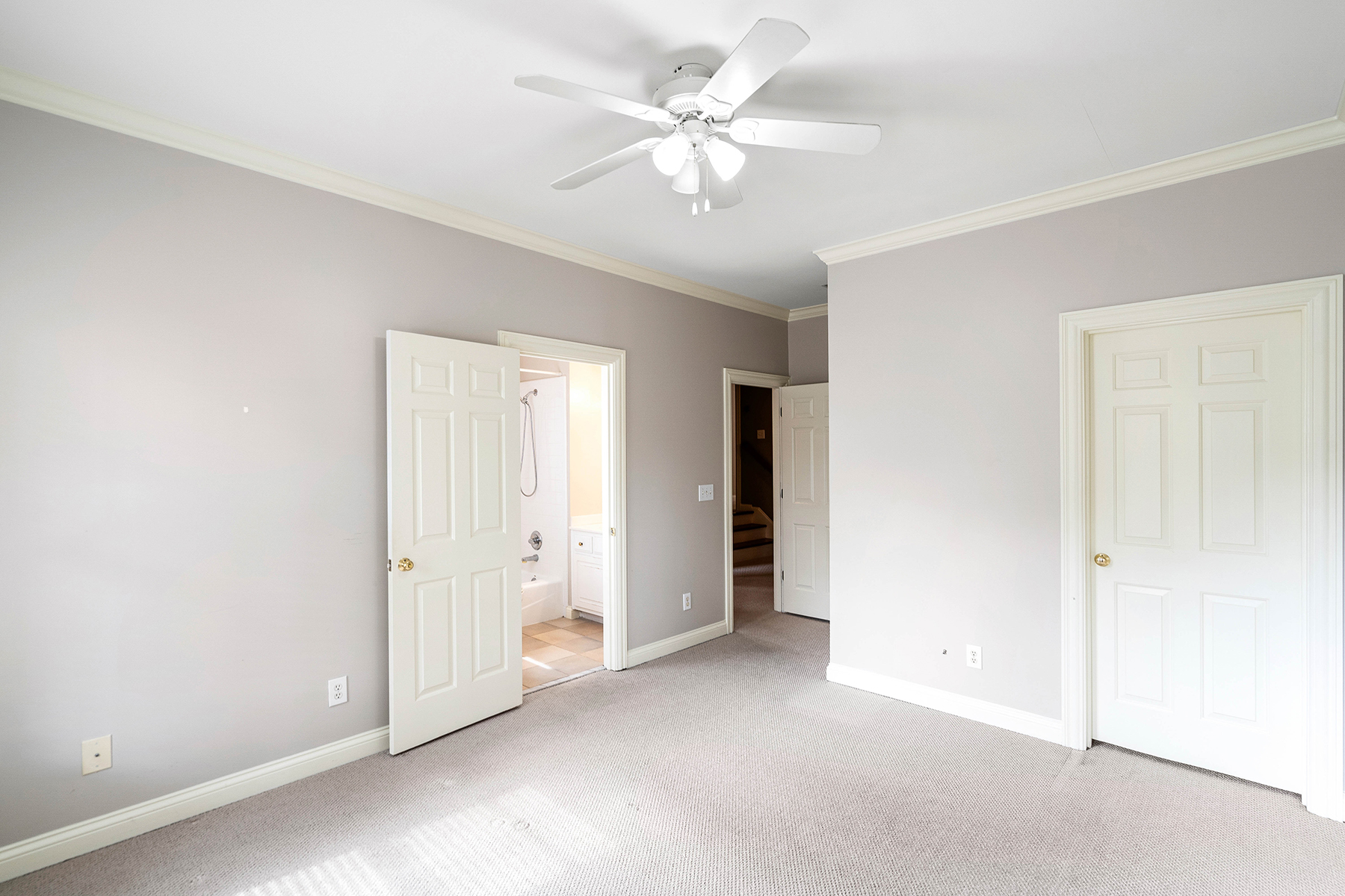 146 Robin Road SE