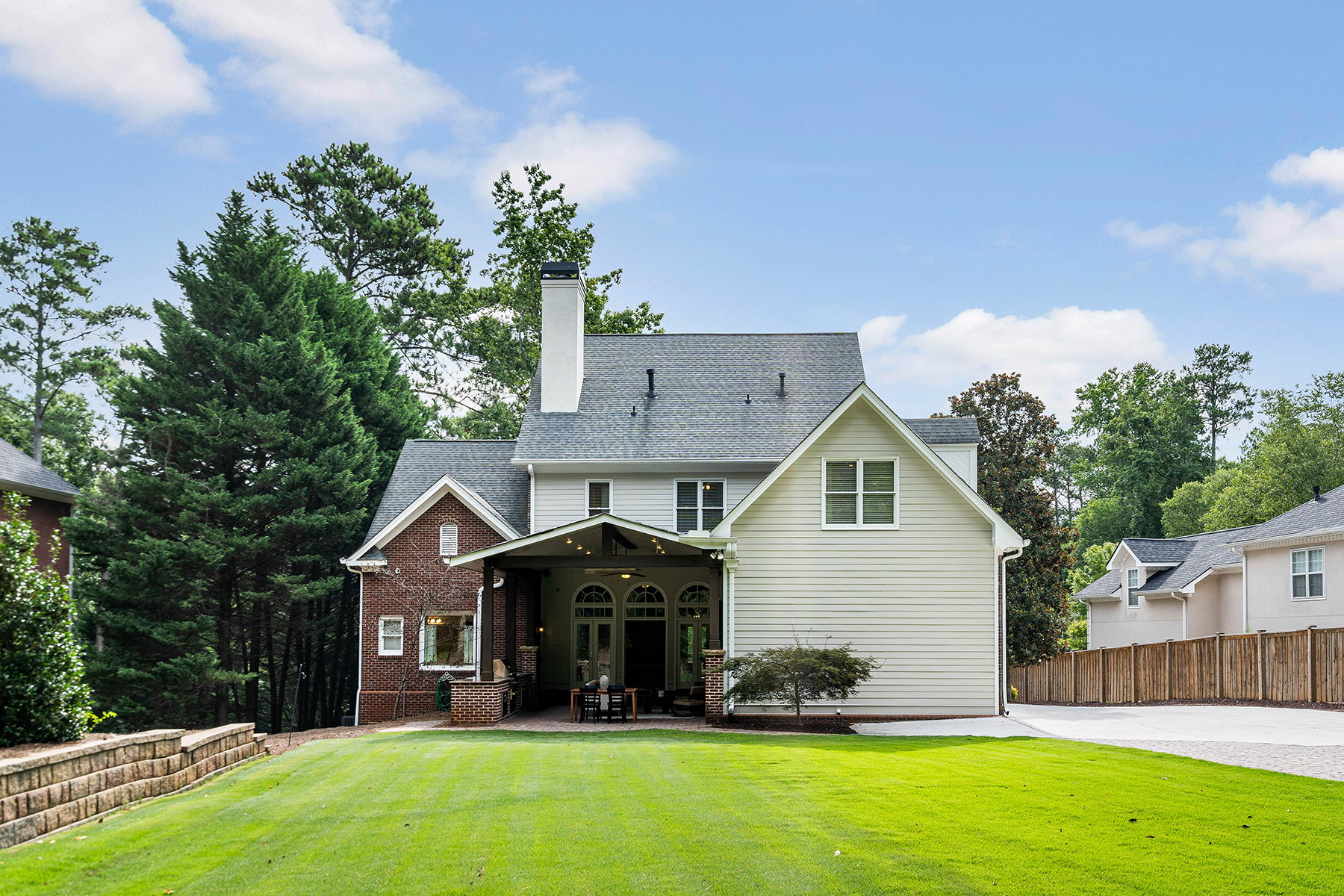 146 Robin Road SE