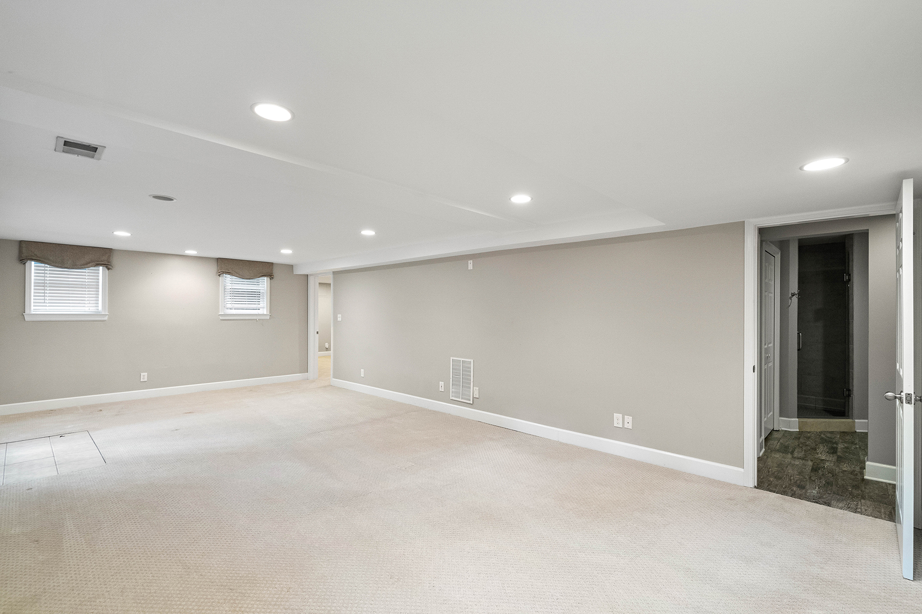 146 Robin Road SE