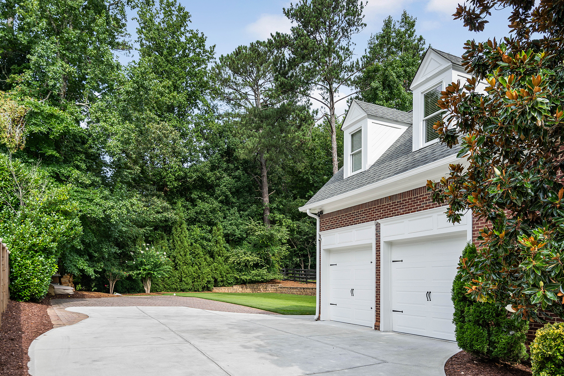 146 Robin Road SE