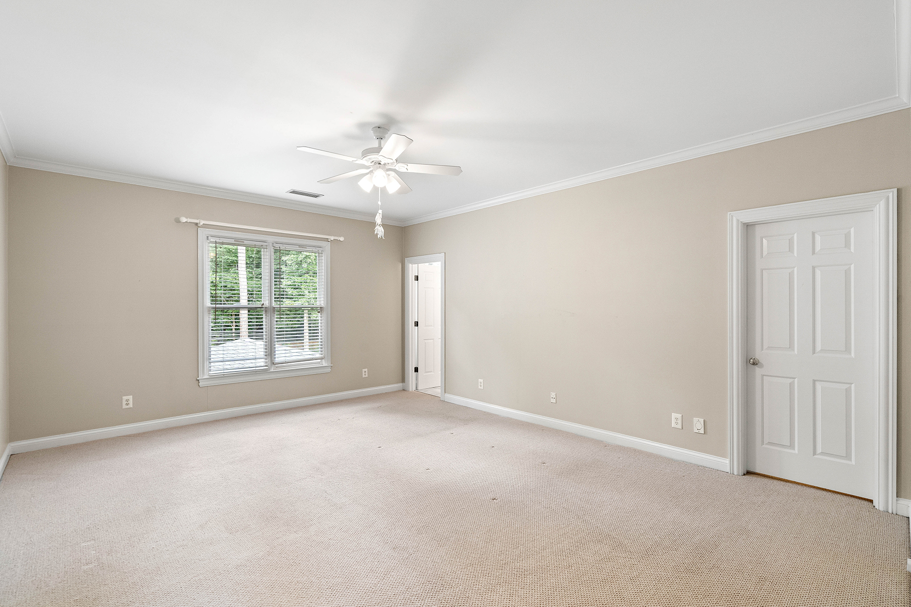 146 Robin Road SE