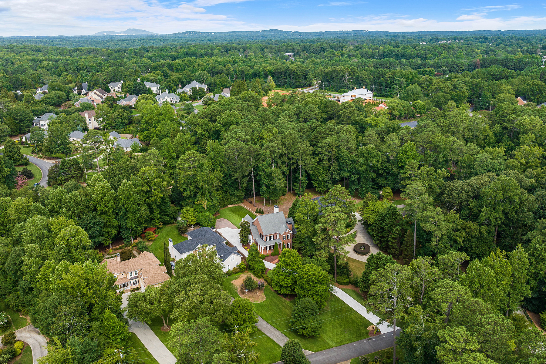 146 Robin Road SE