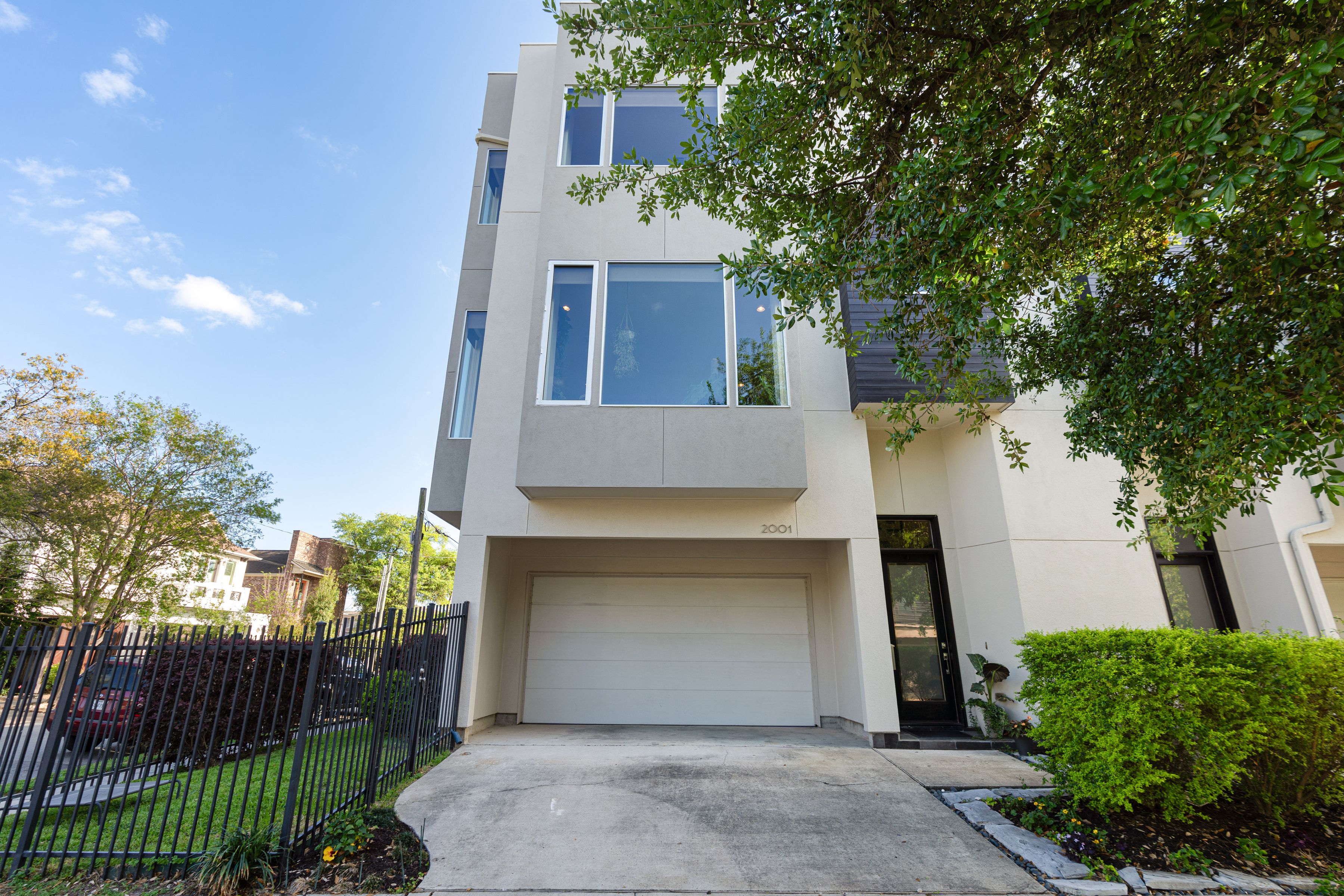 2001 Vermont Street 