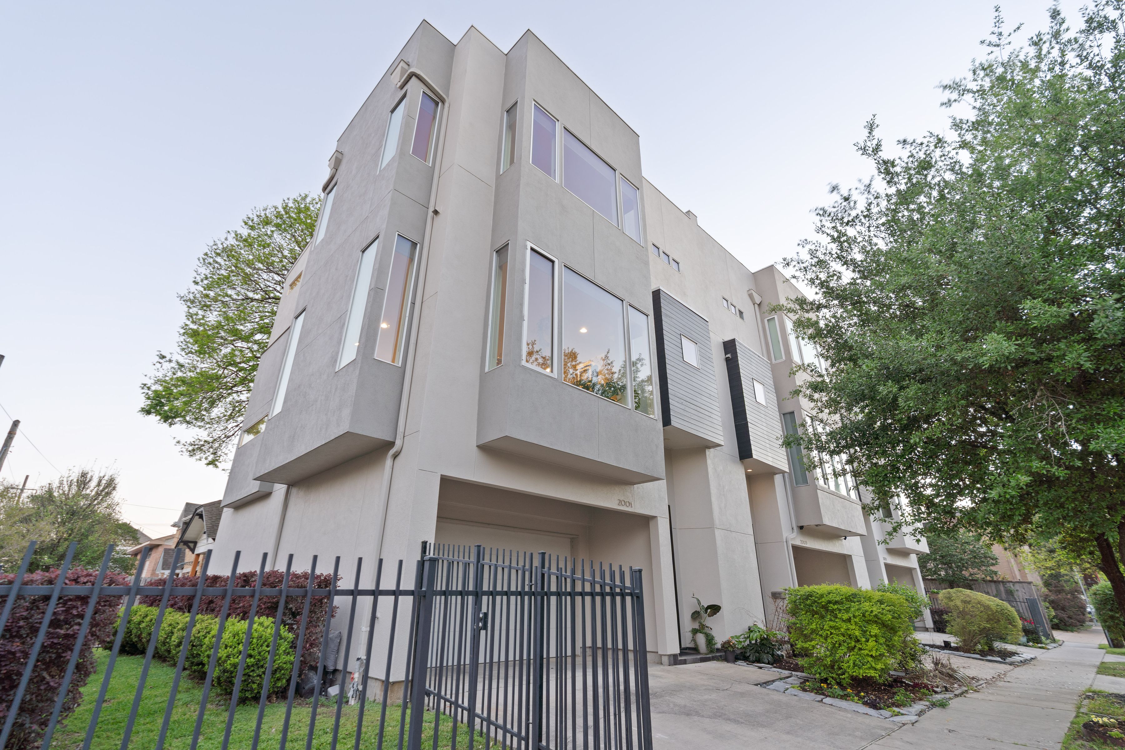 2001 Vermont Street 