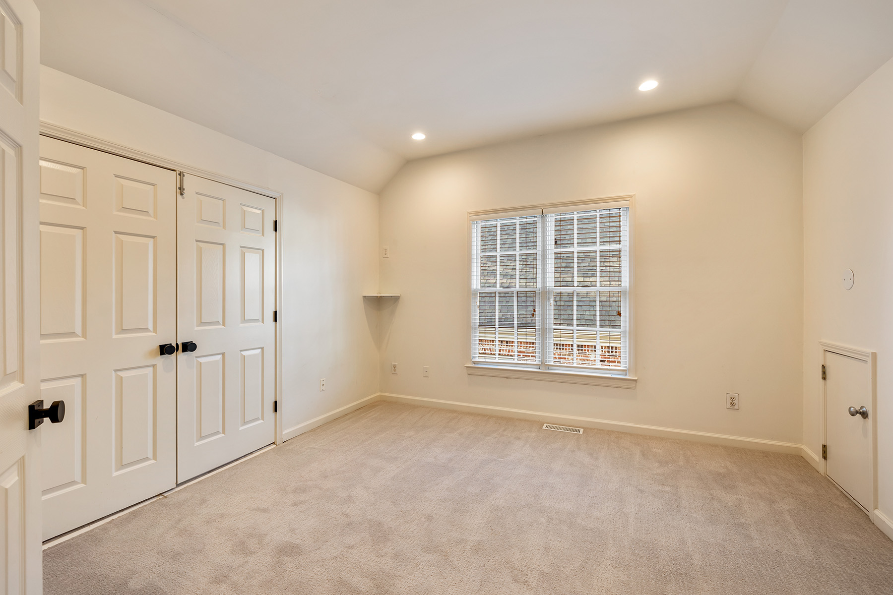 3678 Kingsboro Road NE