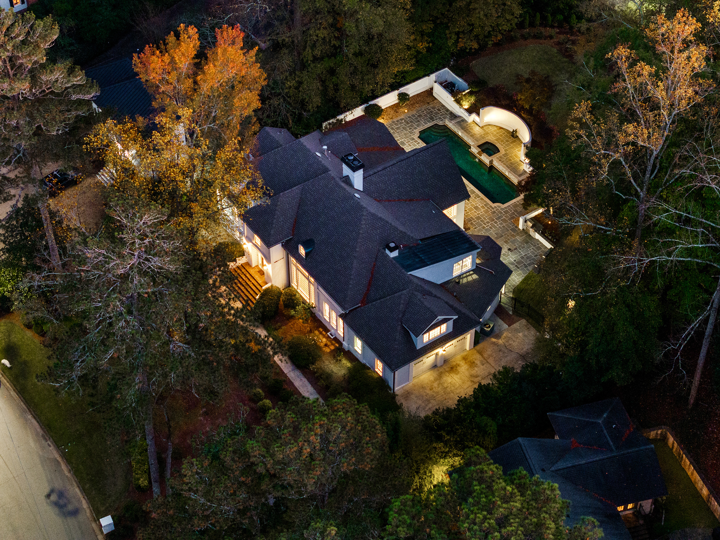 3478 Valley Road NW