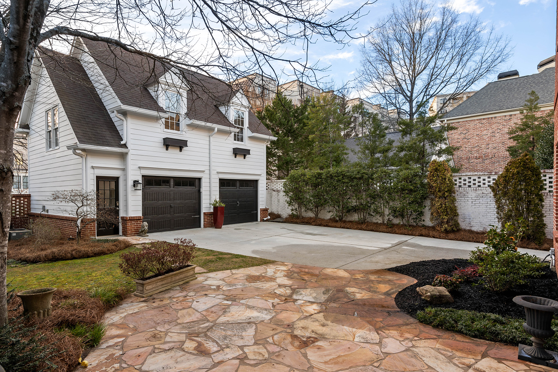 3674 Kingsboro Road NE