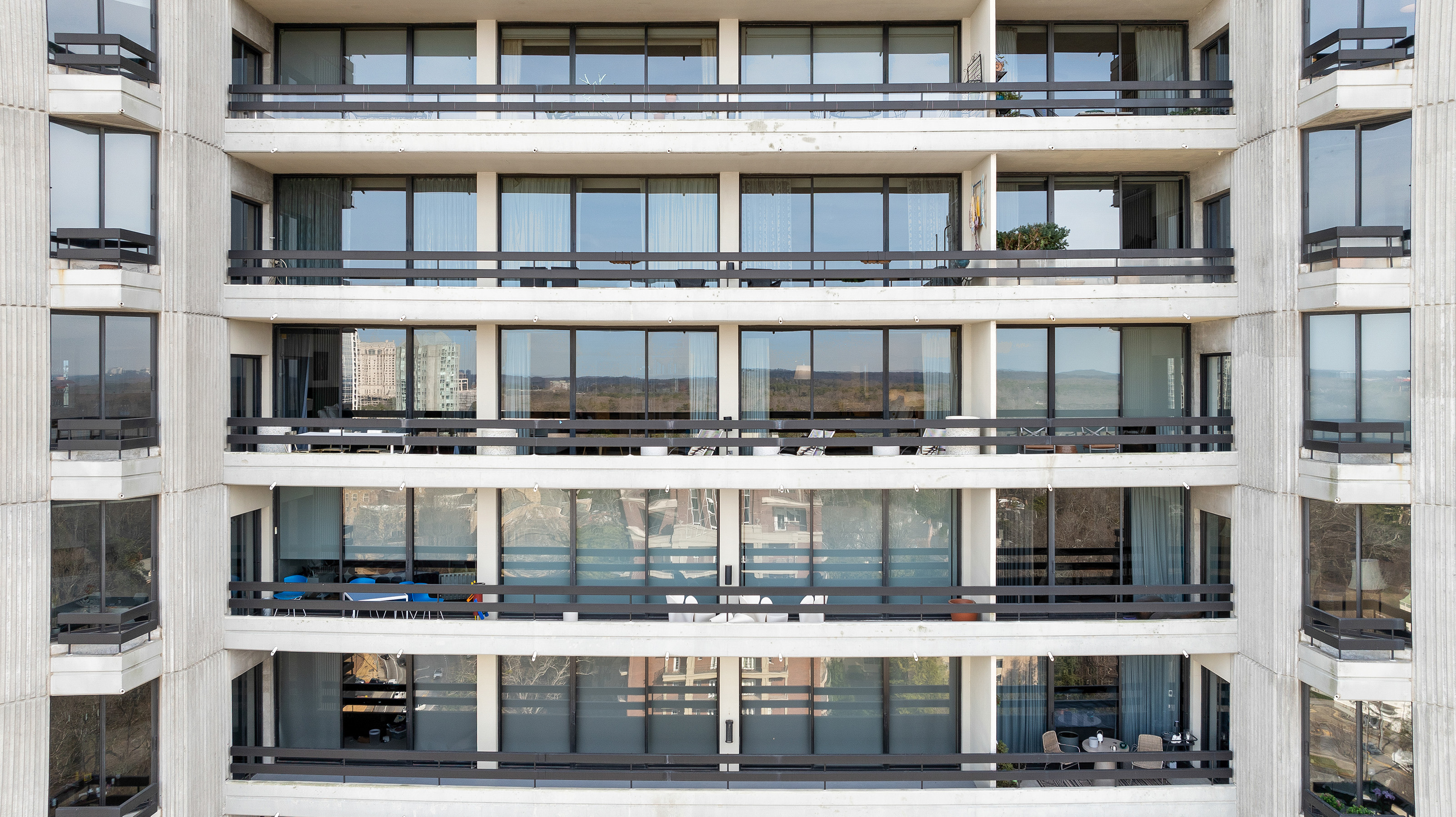 2660 Peachtree Road No. 27E