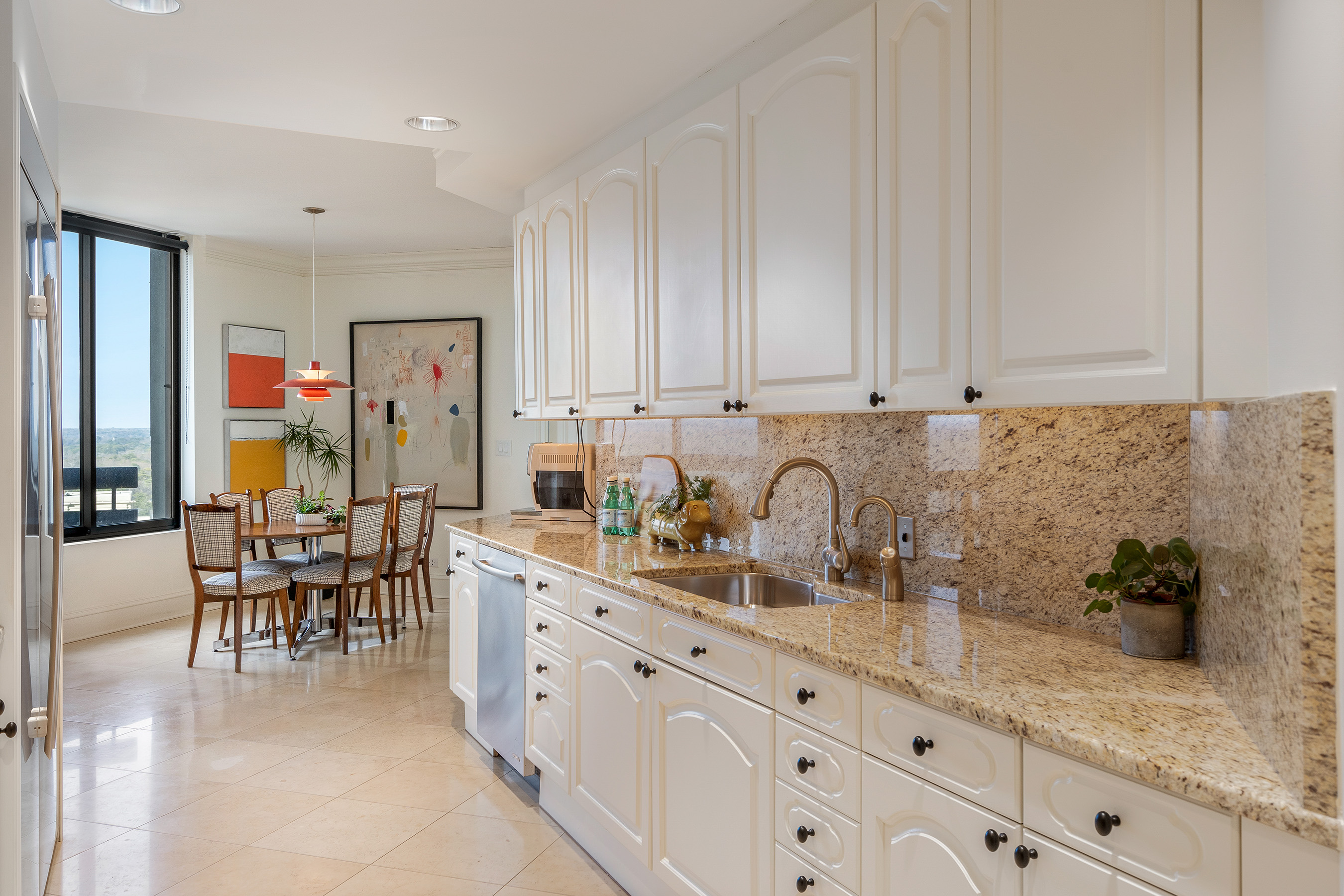 2660 Peachtree Road No. 27E