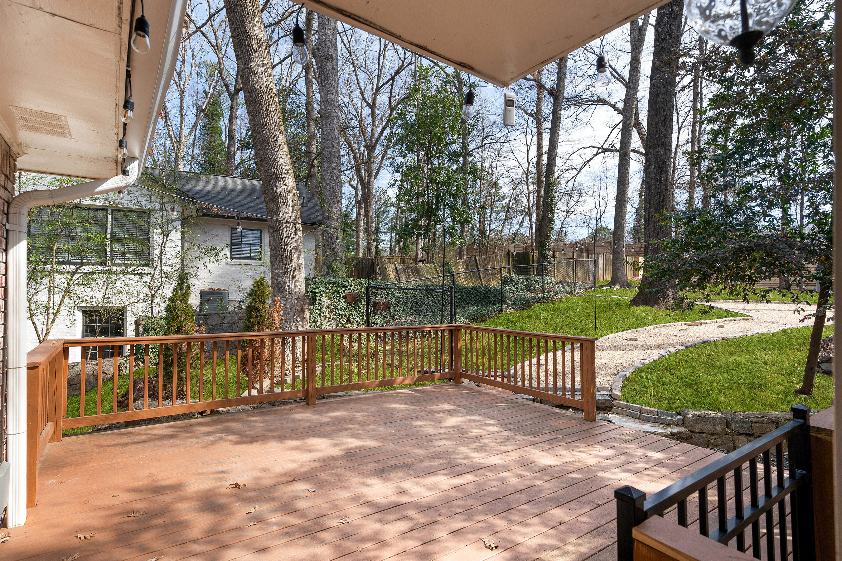3911 Ivy Road NE