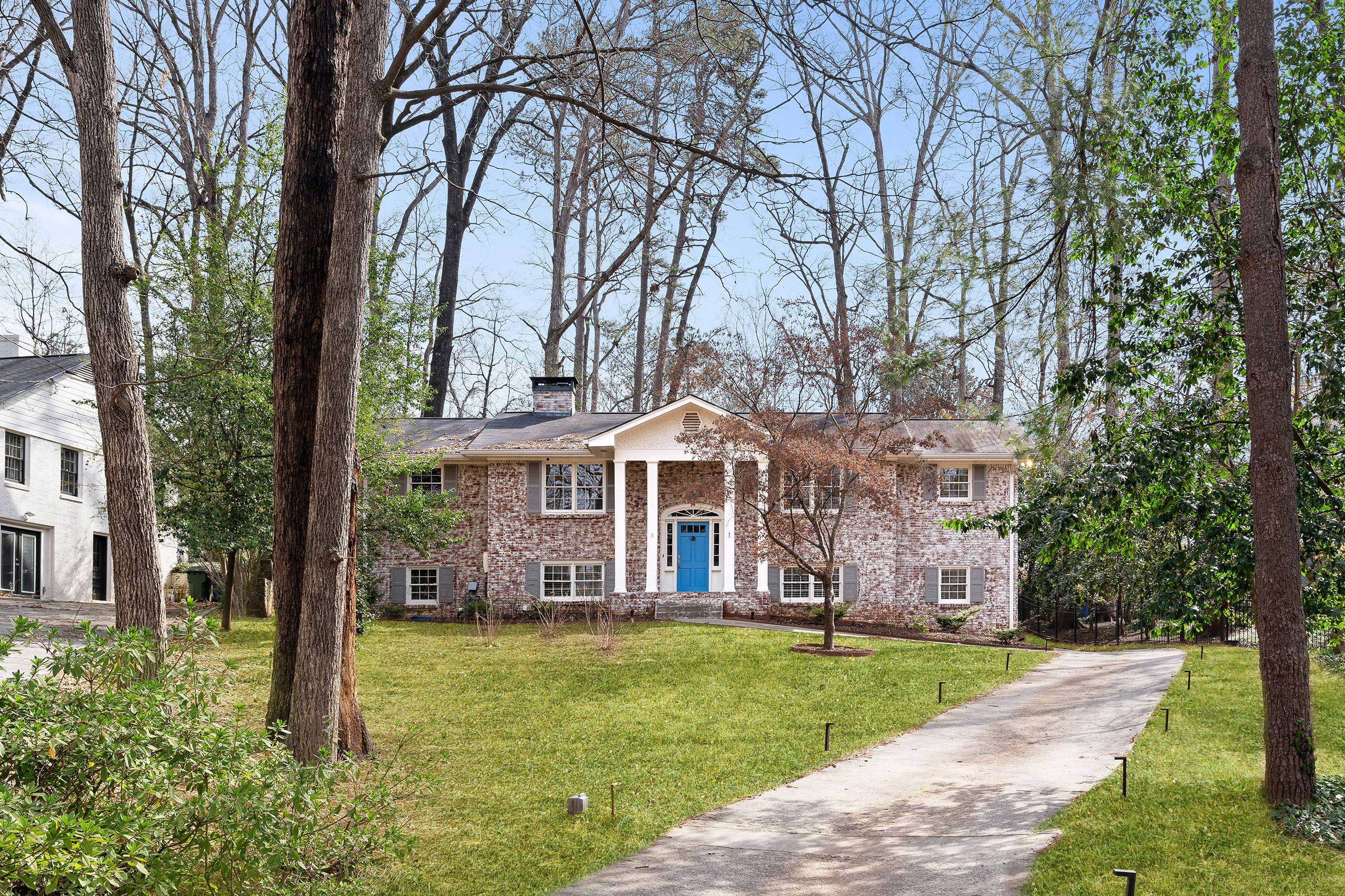 3911 Ivy Road NE
