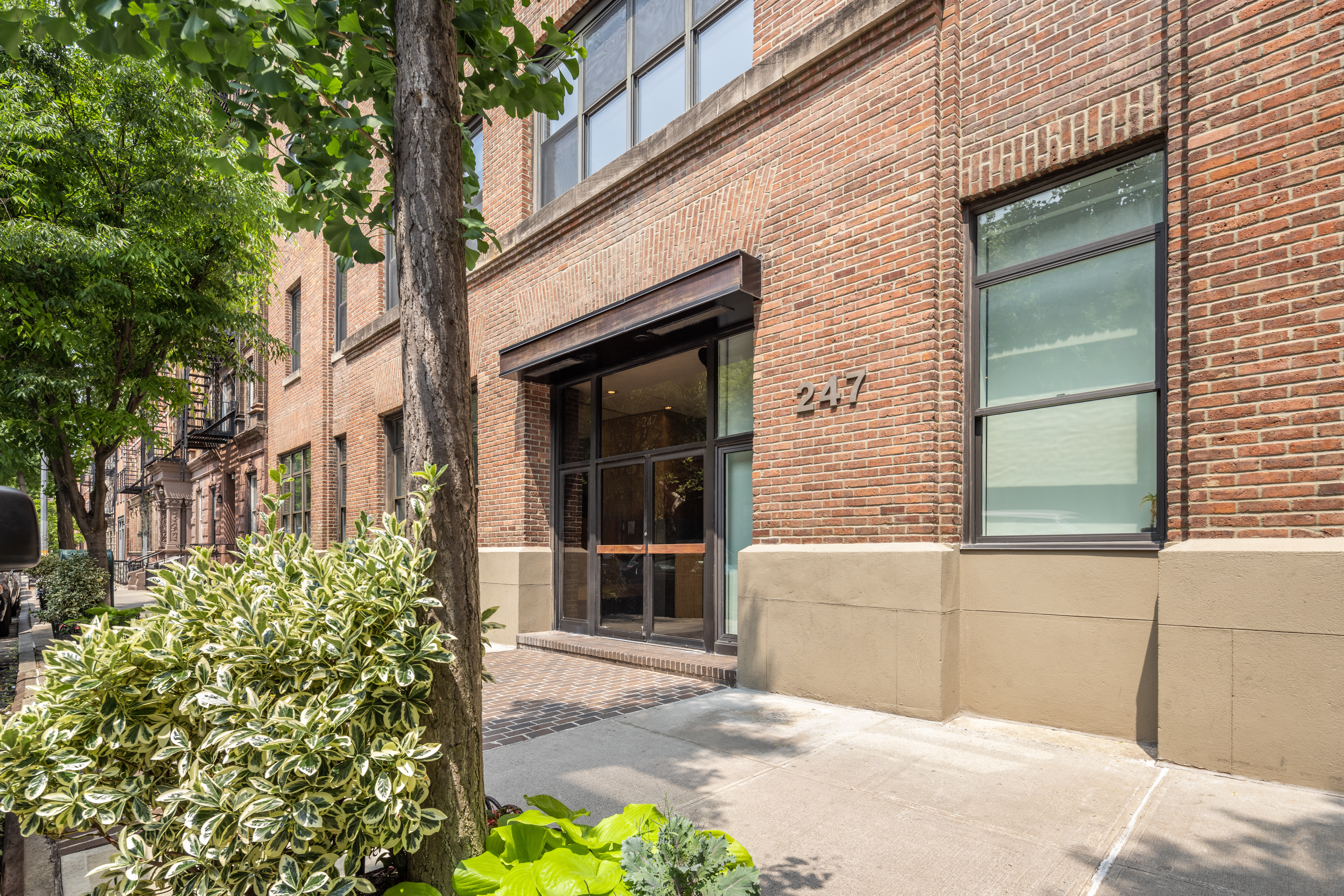 247 West 12th Street PHB