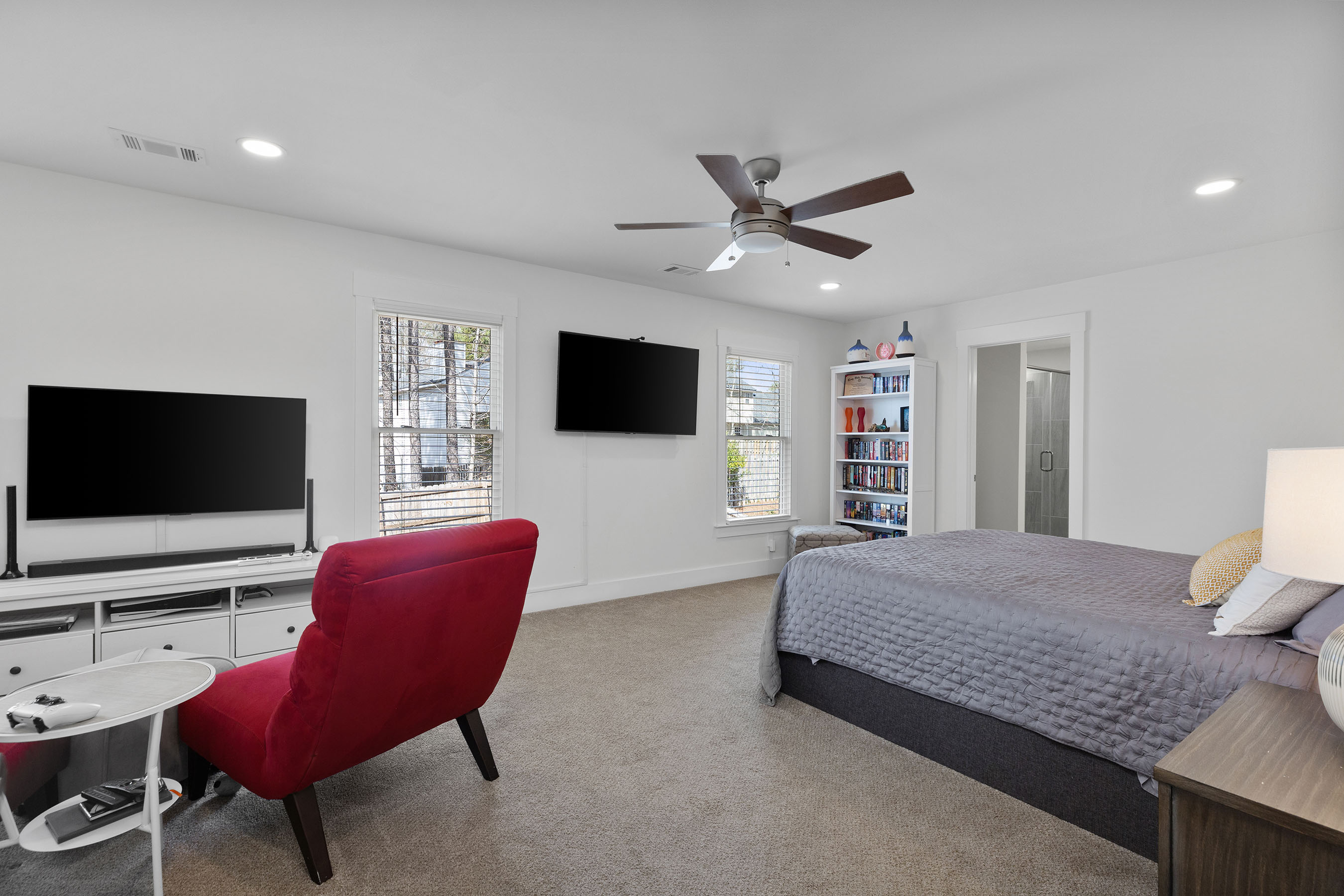 2422 Mills Bend