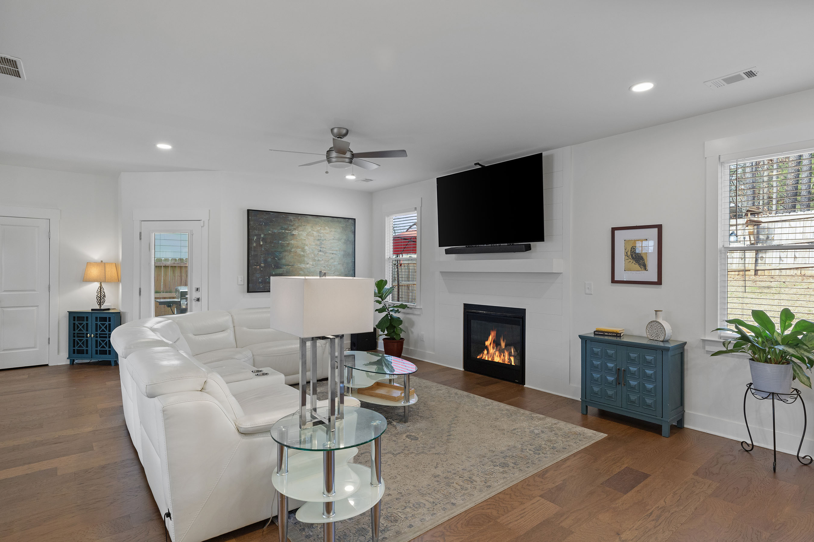 2422 Mills Bend