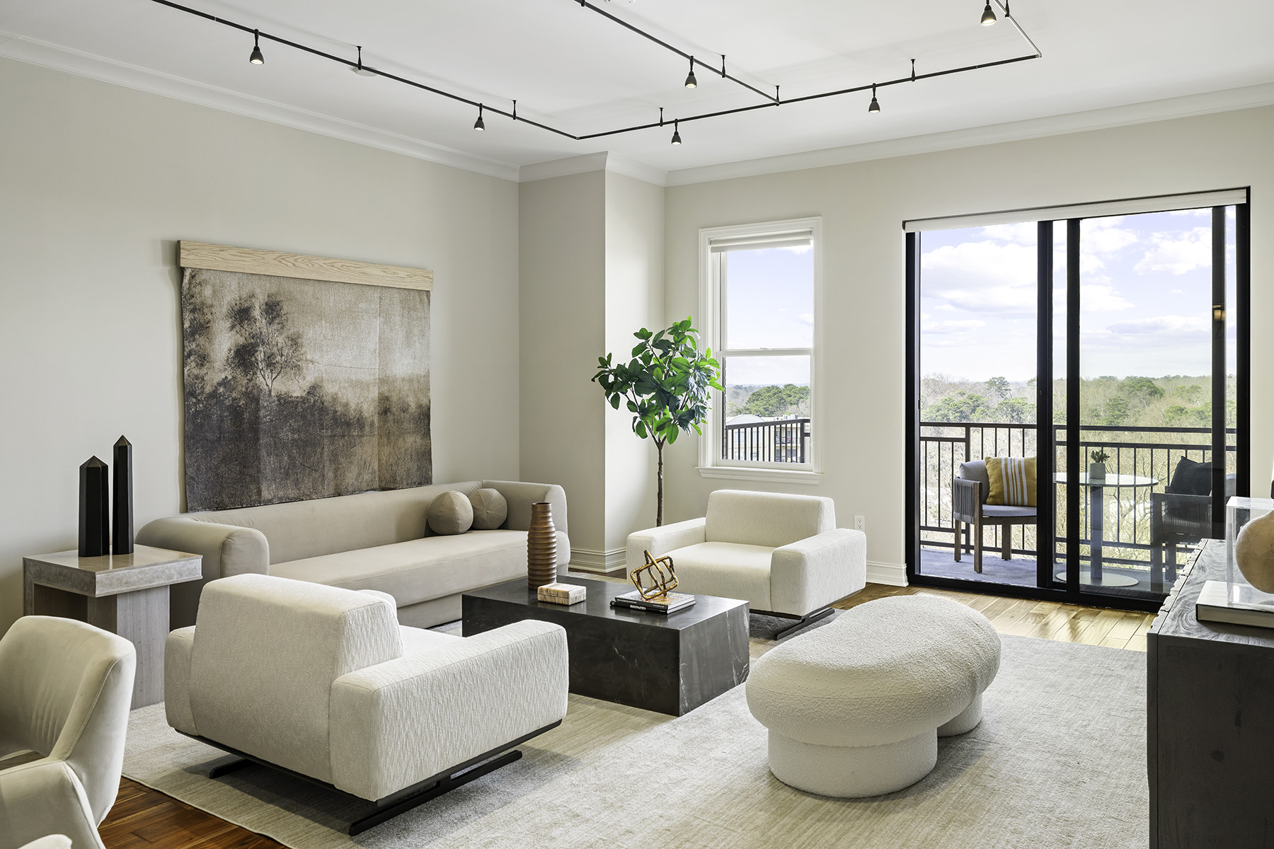 2233 Peachtree Road NE No. 902