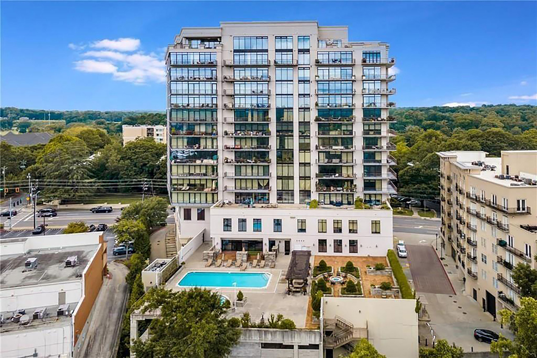 2233 Peachtree Road NE No. 902