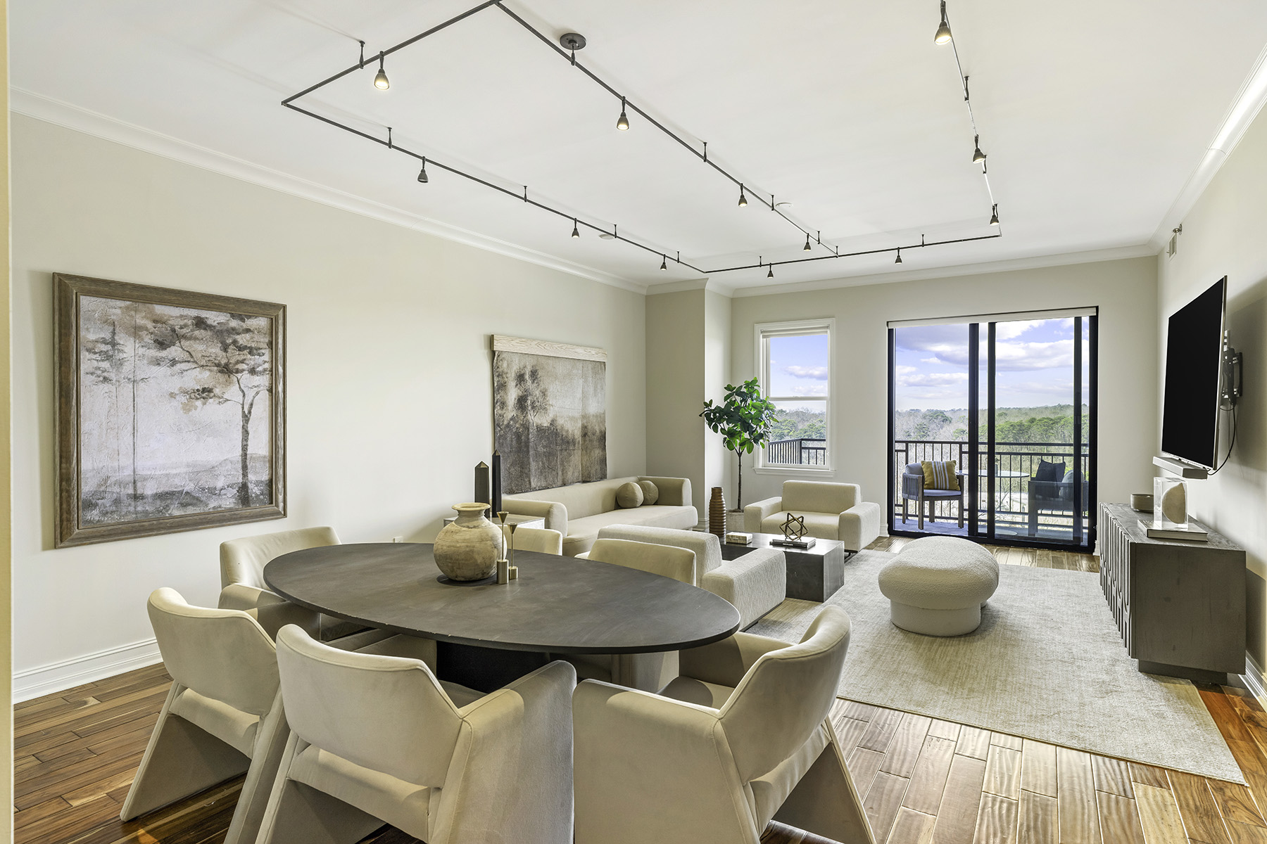 2233 Peachtree Road NE No. 902