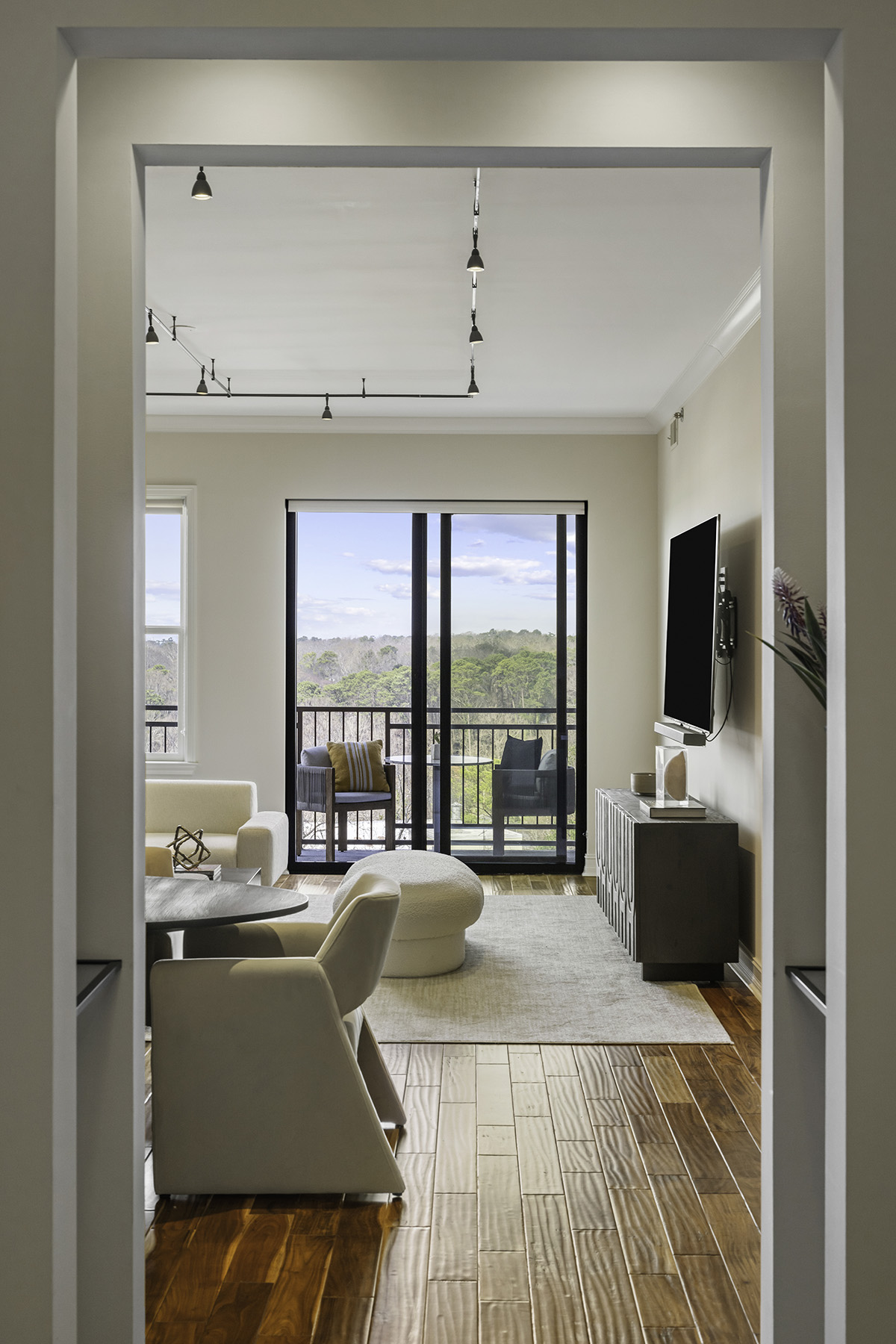 2233 Peachtree Road NE No. 902