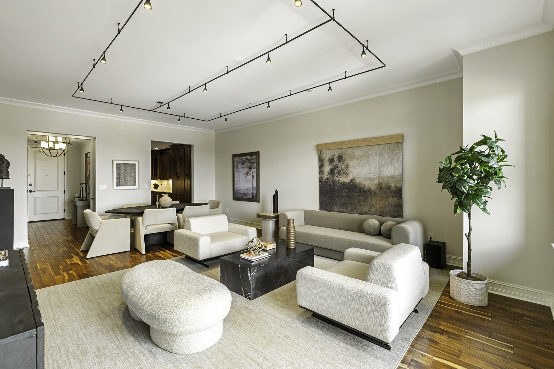 2233 Peachtree Road NE No. 902