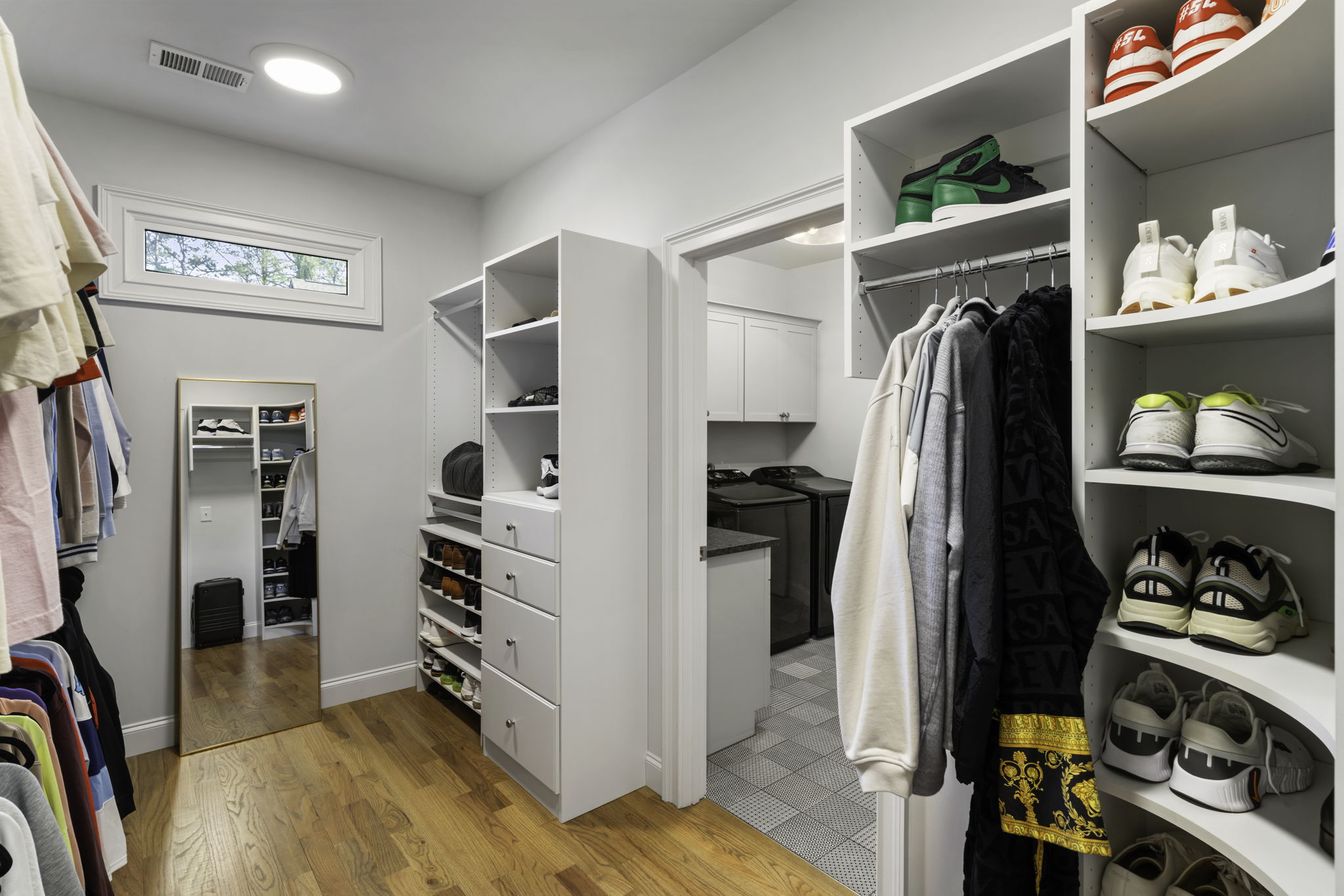 1720 Barclay Close