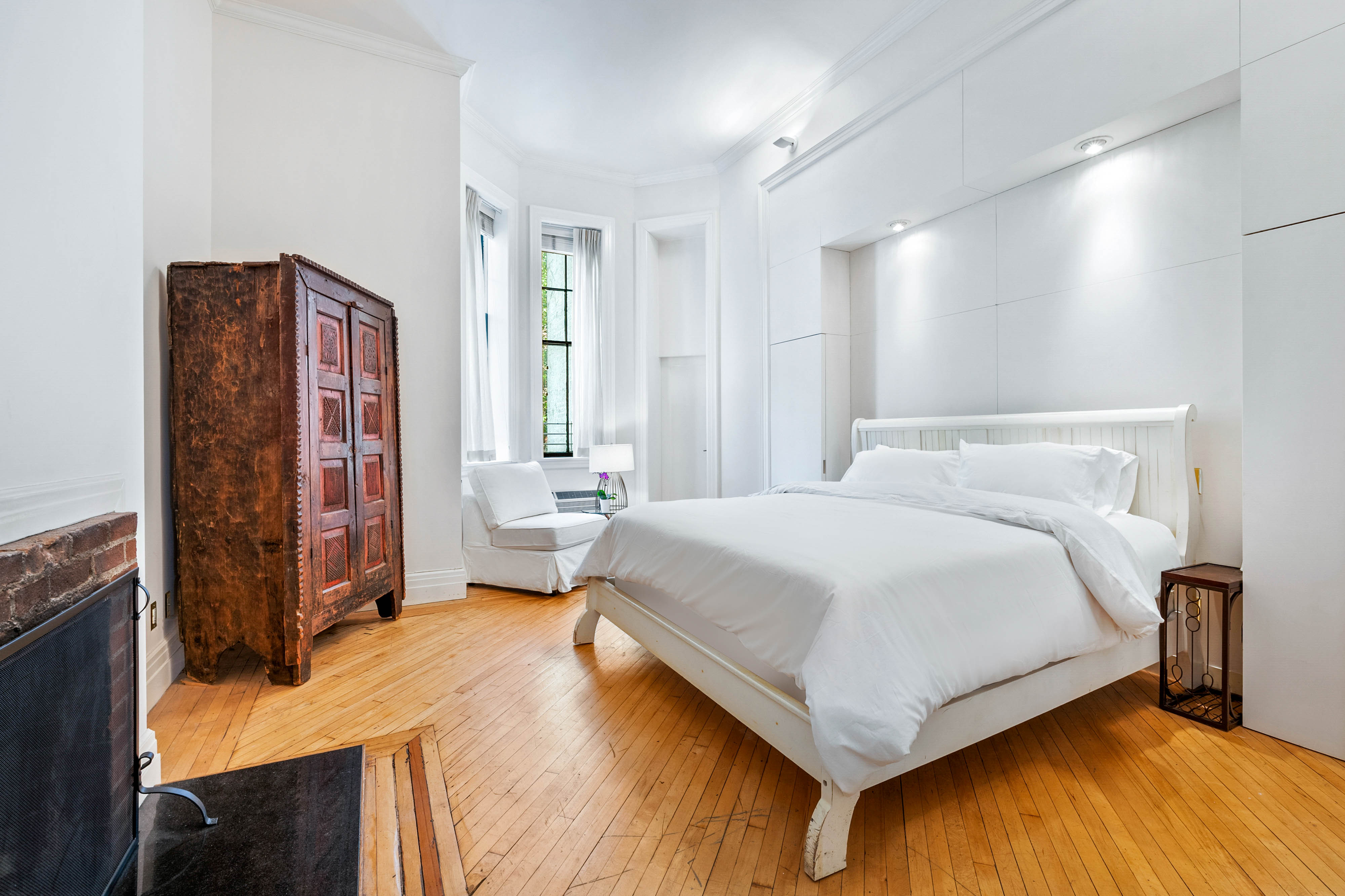 19 West 9th Street 2