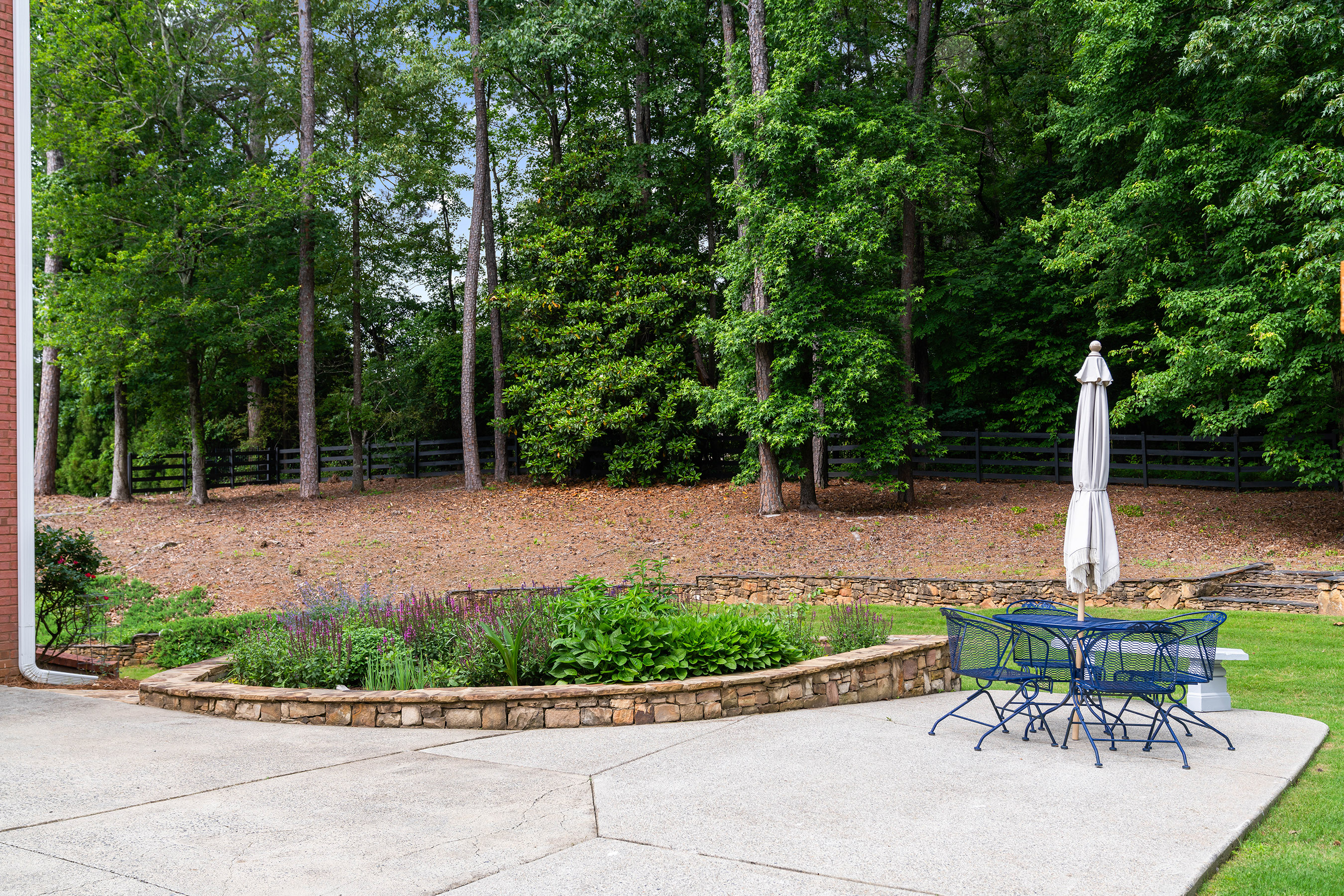 130 Robin Road
