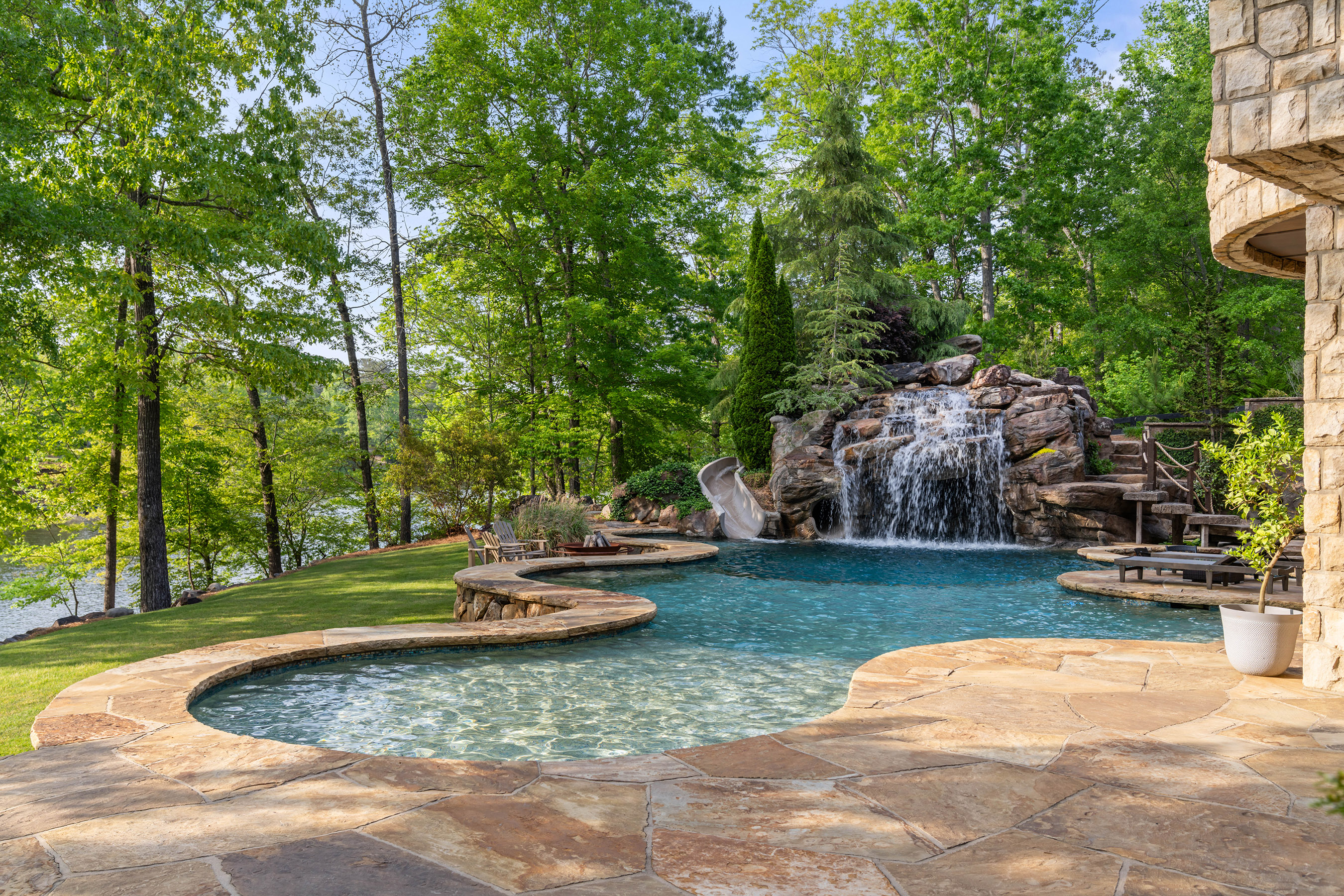 550 Blue Heron Way