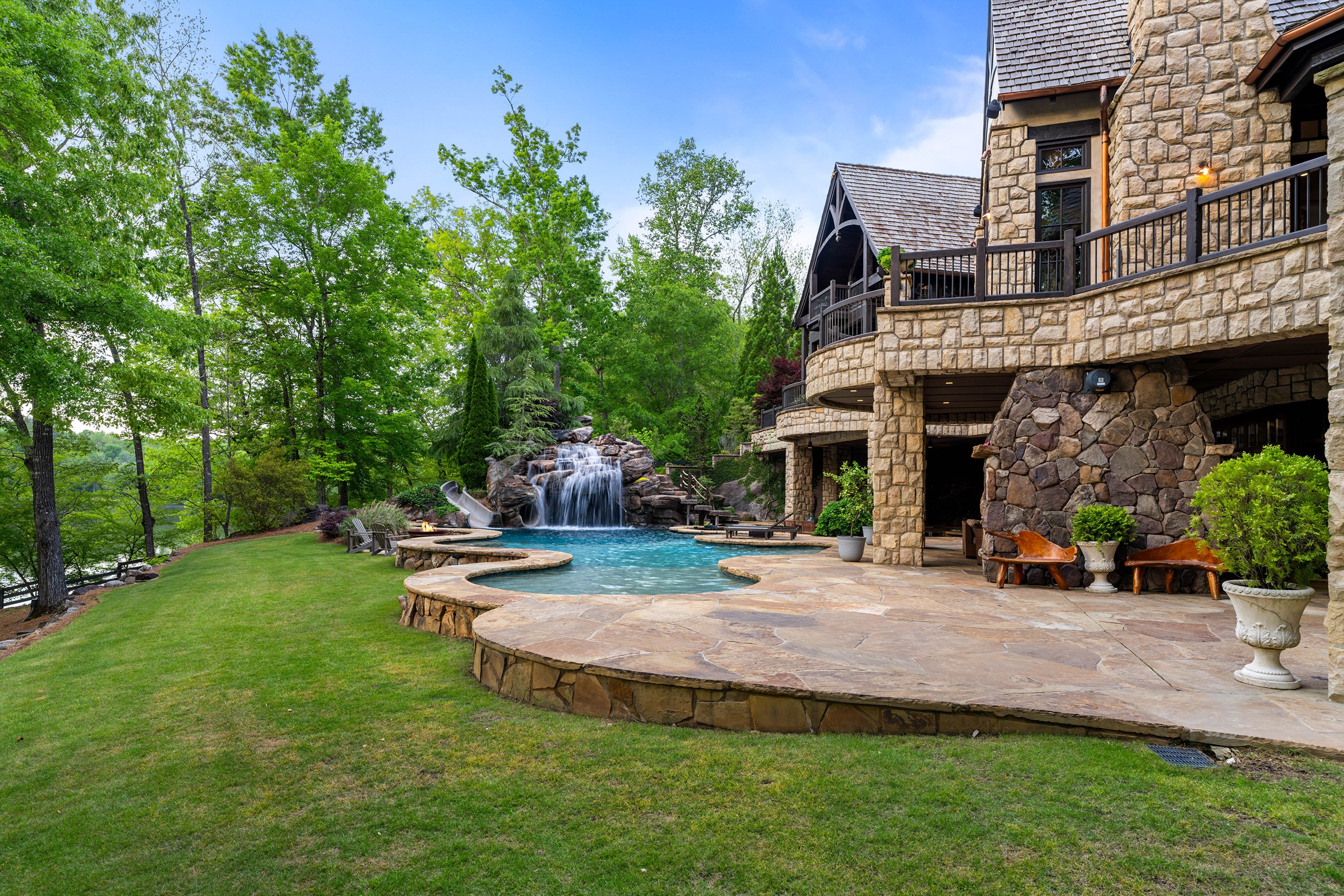 550 Blue Heron Way