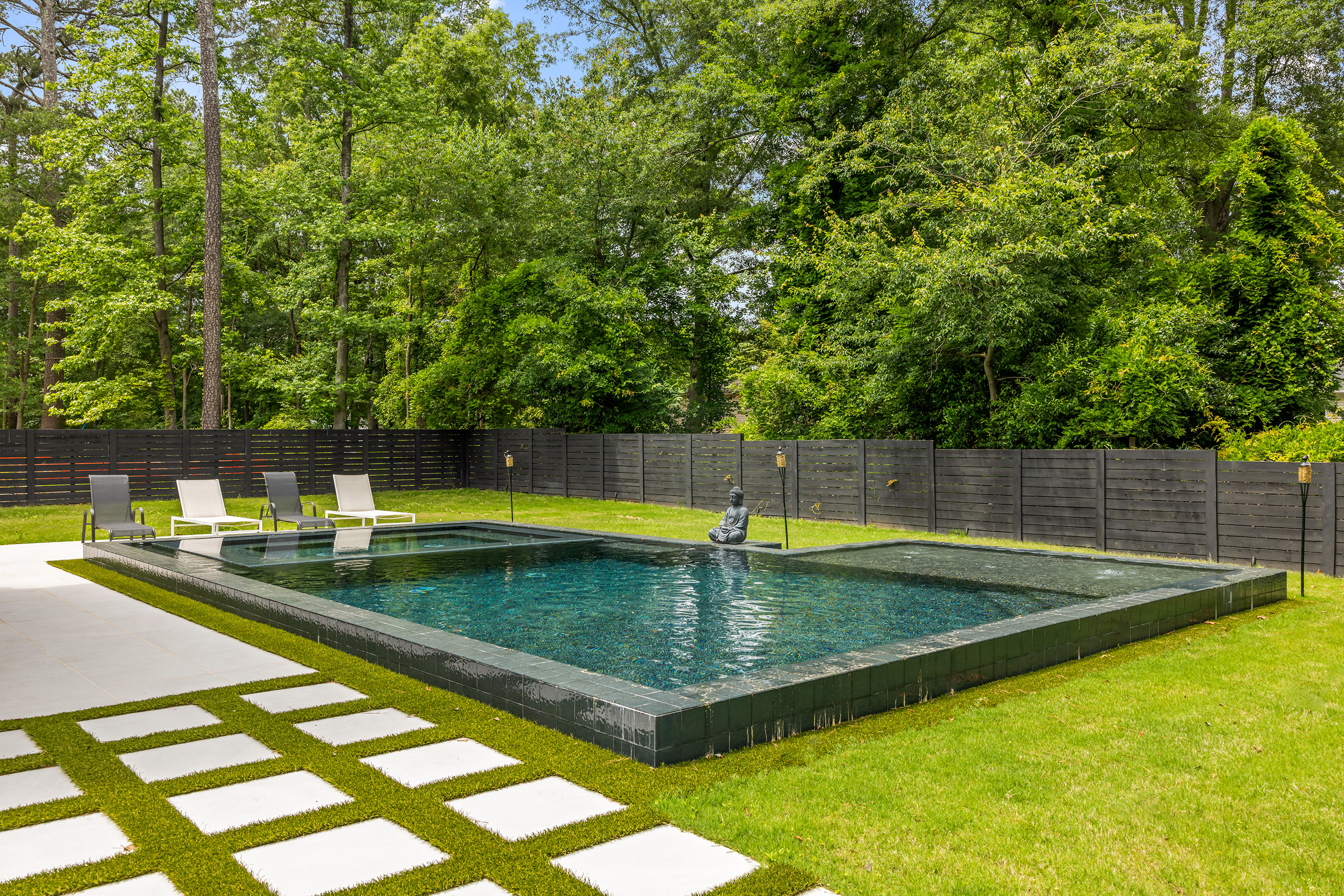 185 Pebble Trail