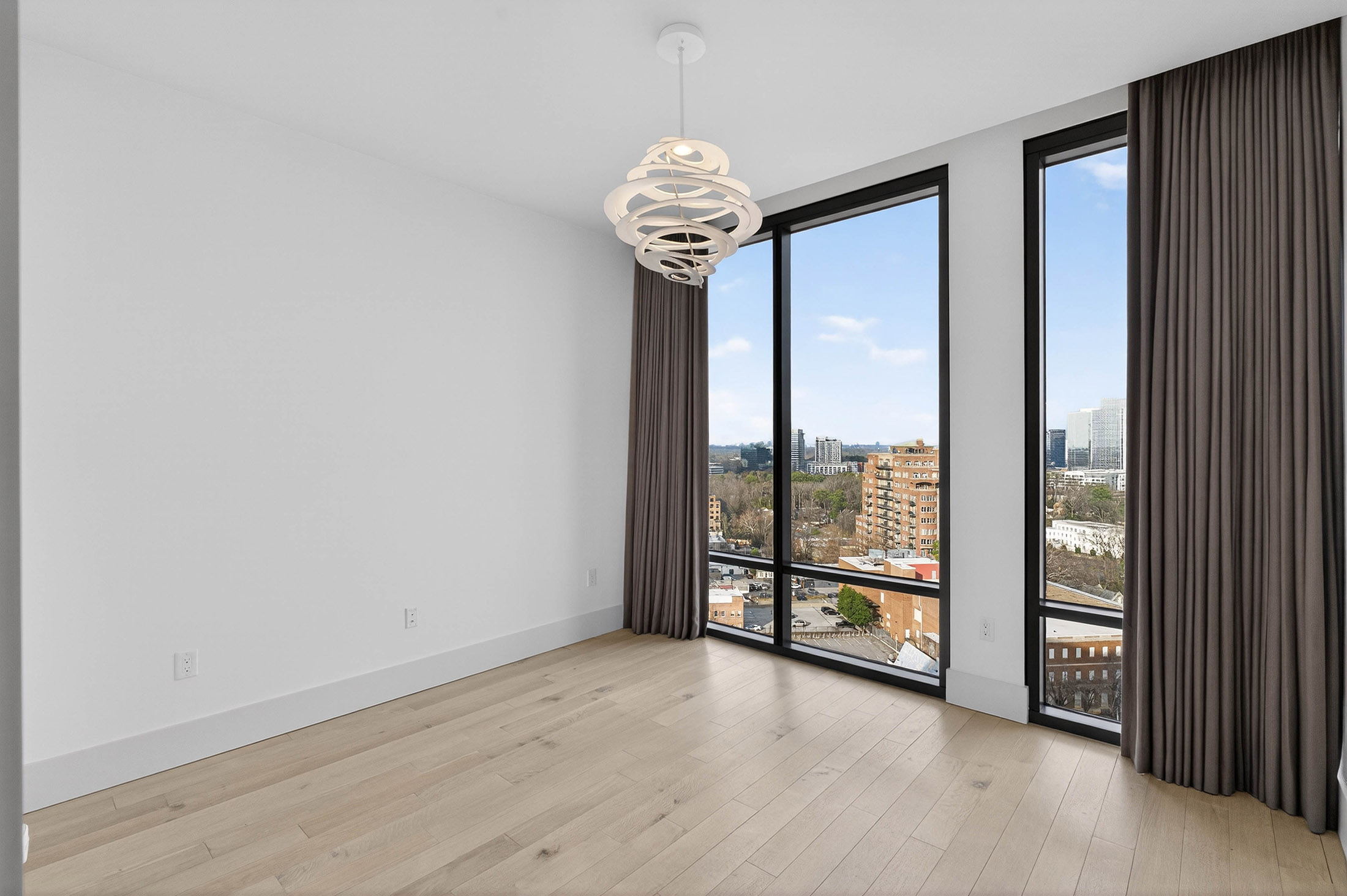 3107 Peachtree Road NE No. 1702