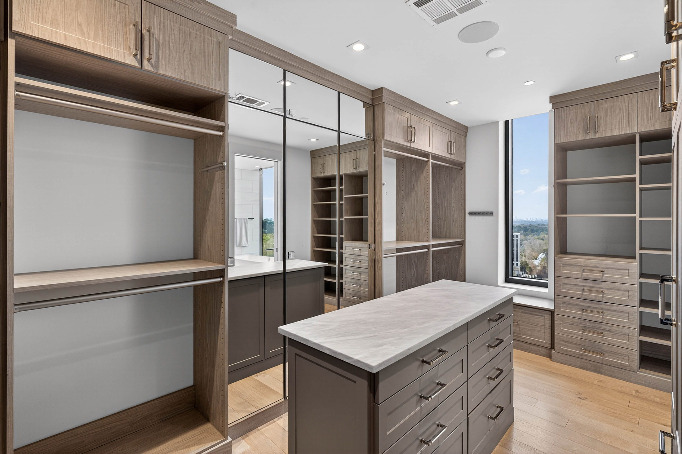 3107 Peachtree Road NE No. 1702