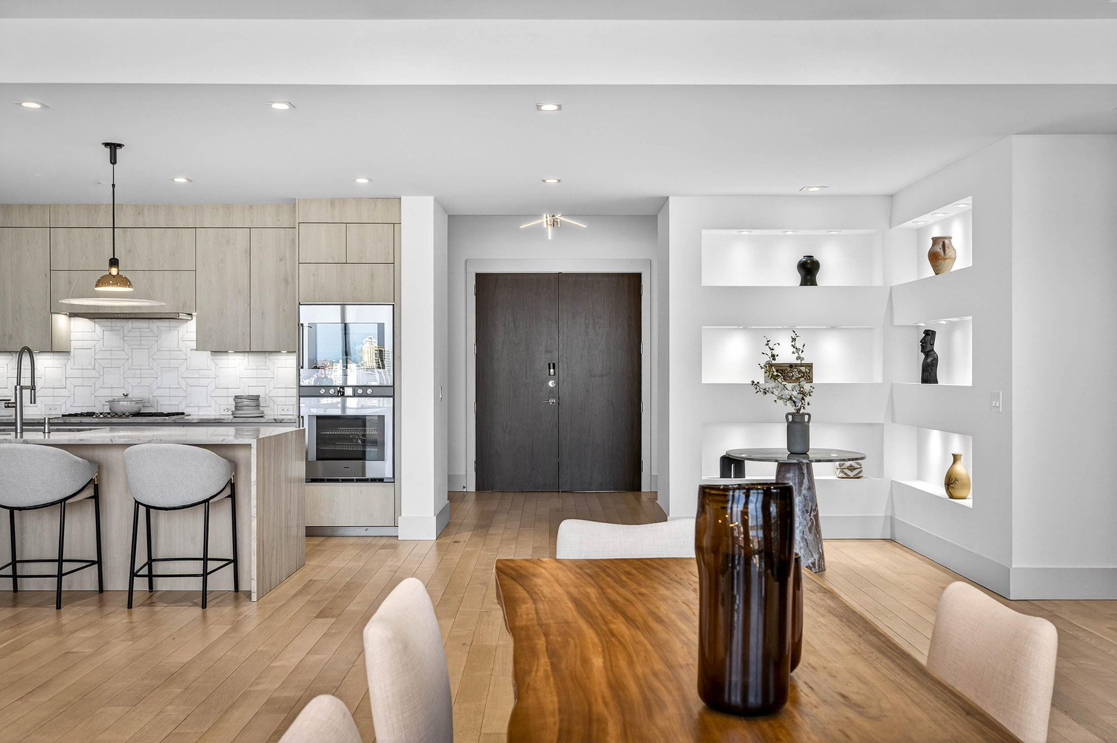 3107 Peachtree Road NE No. 1702