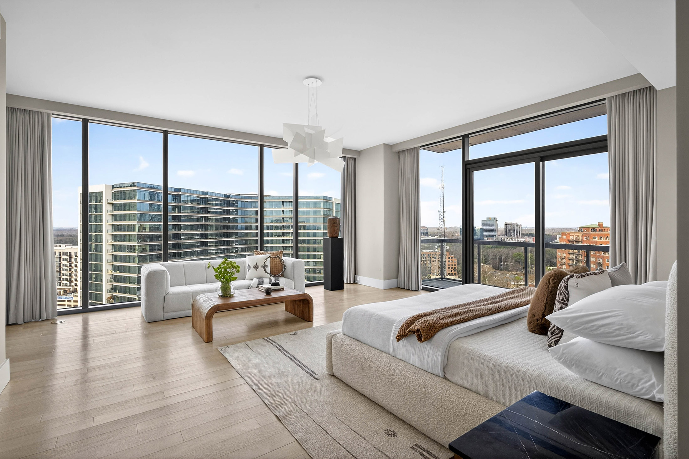 3107 Peachtree Road NE No. 1702