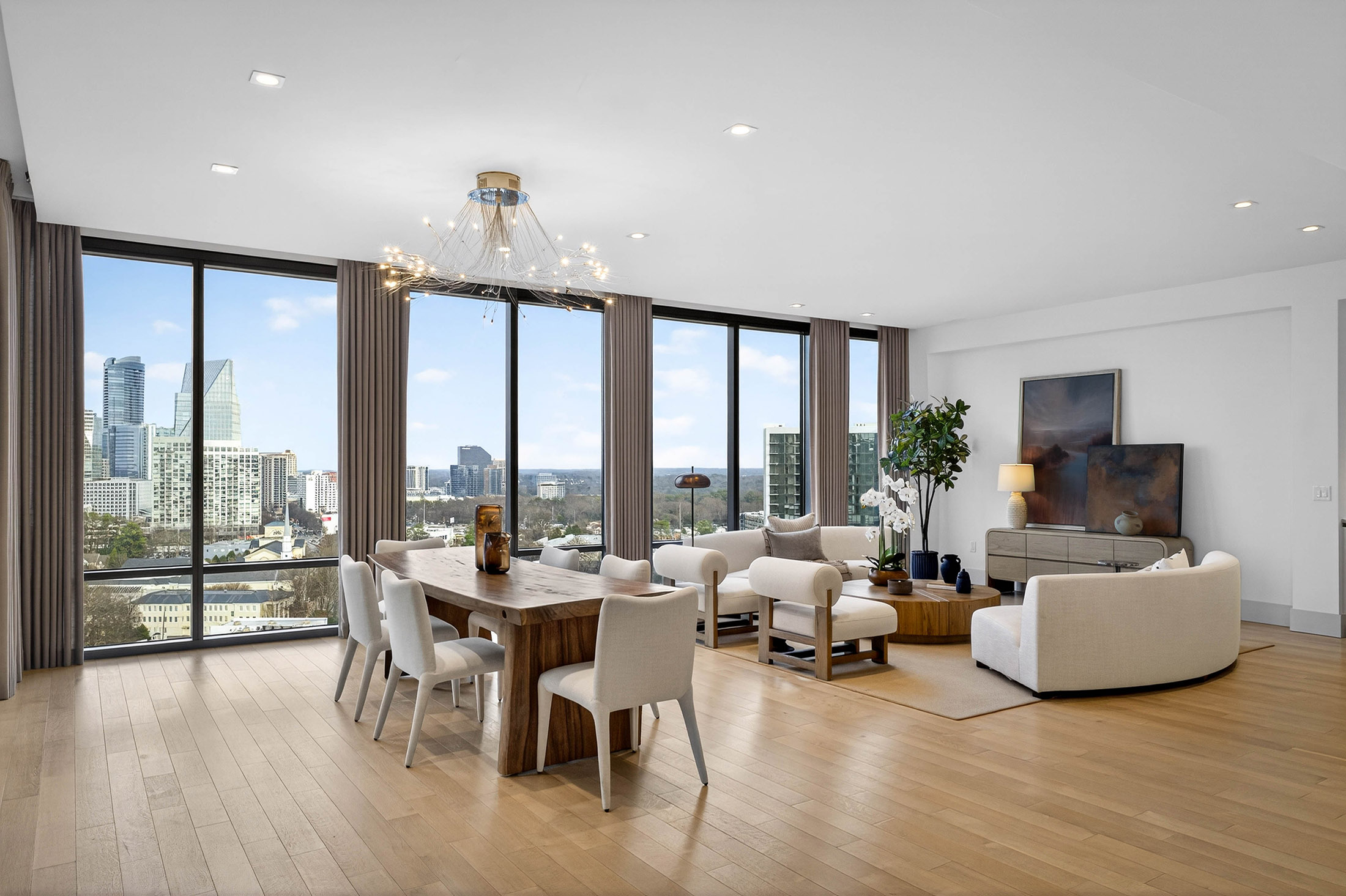 3107 Peachtree Road NE No. 1702