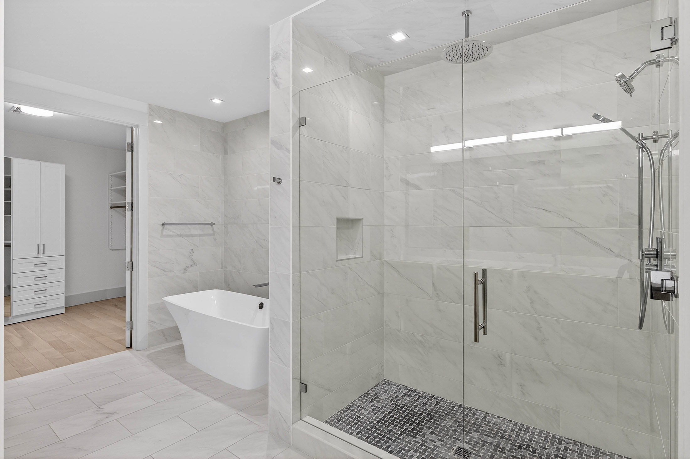3107 Peachtree Road NE No. 1702